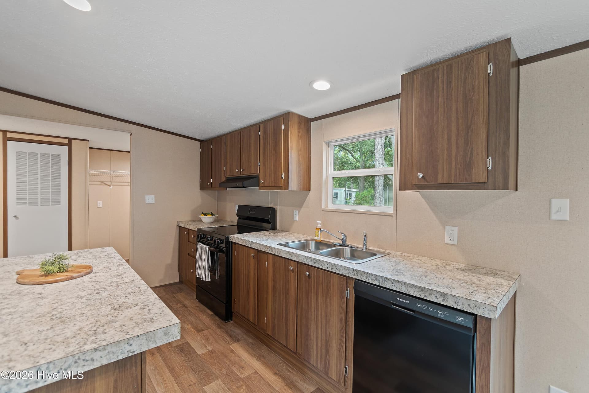 Manufactured Home at 3080 Cross Street SW, Shallotte, NC 28470, photo 12 of 35