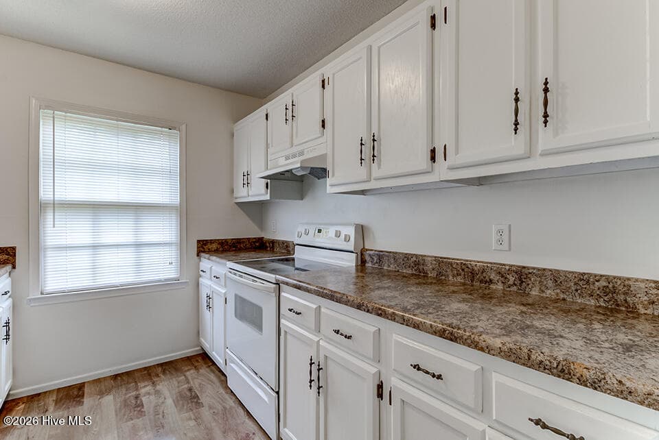 Townhouse at 4908 Marlin Court, Wilmington, NC 28403, photo 9 of 48