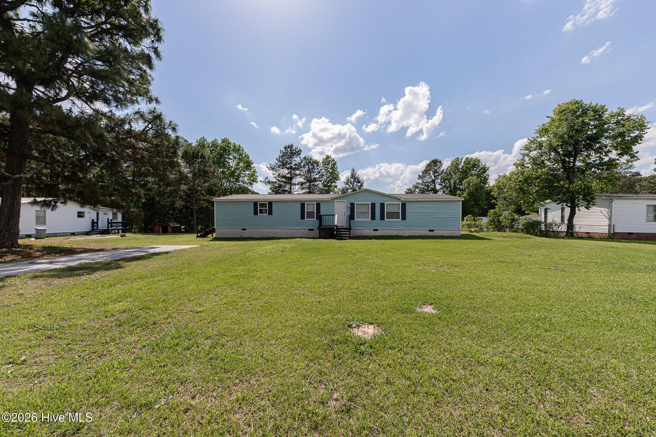 Manufactured Home at 122 Woodbrook Drive, Midway Park, NC 28544, photo 2 of 47