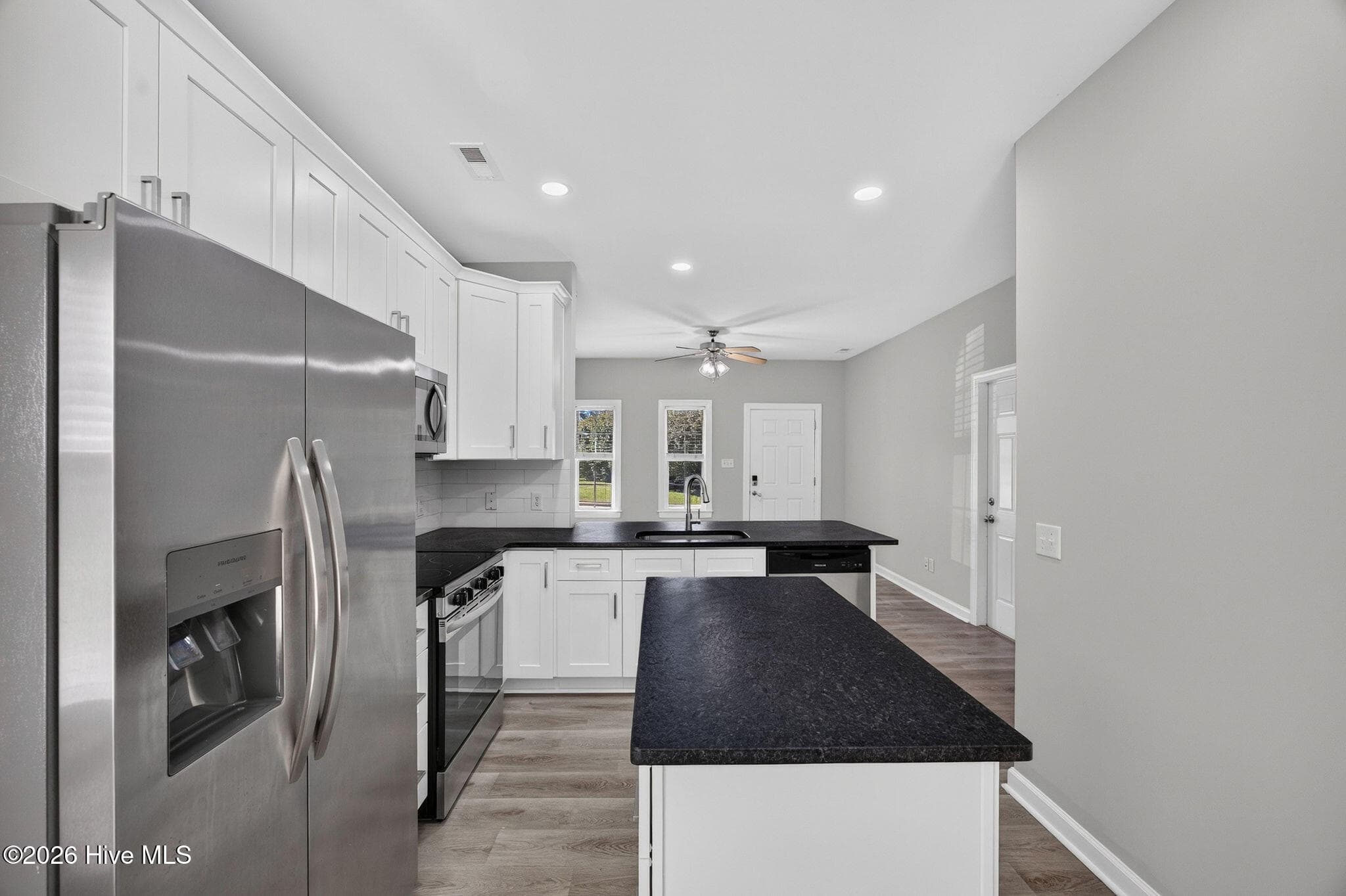 Single Family Residence at 1022 Lake Norman Lane, Leland, NC 28451, photo 10 of 36