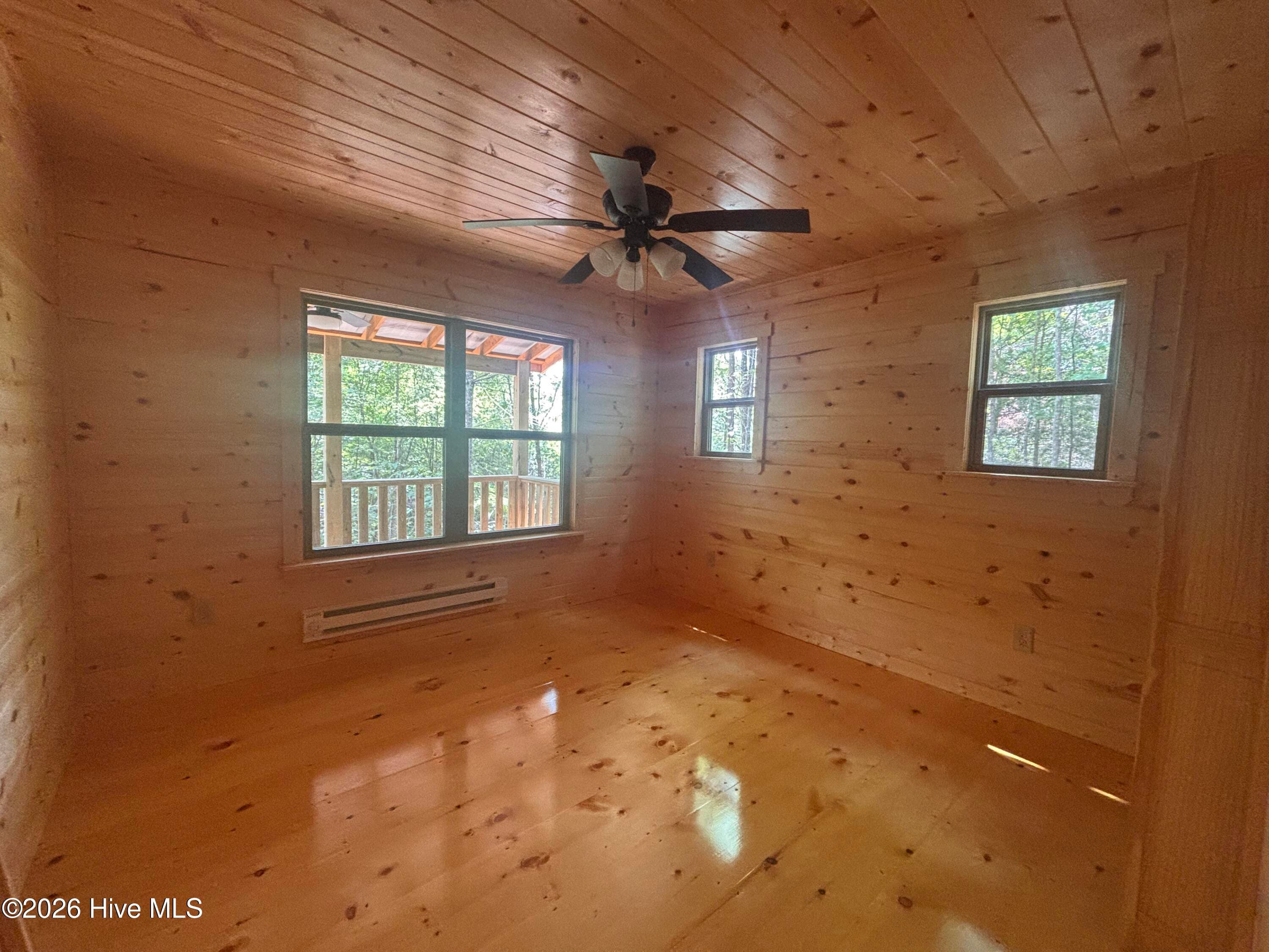 Single Family Residence at 752 Whispering Ridge Drive, Murphy, NC 28906, photo 17 of 38