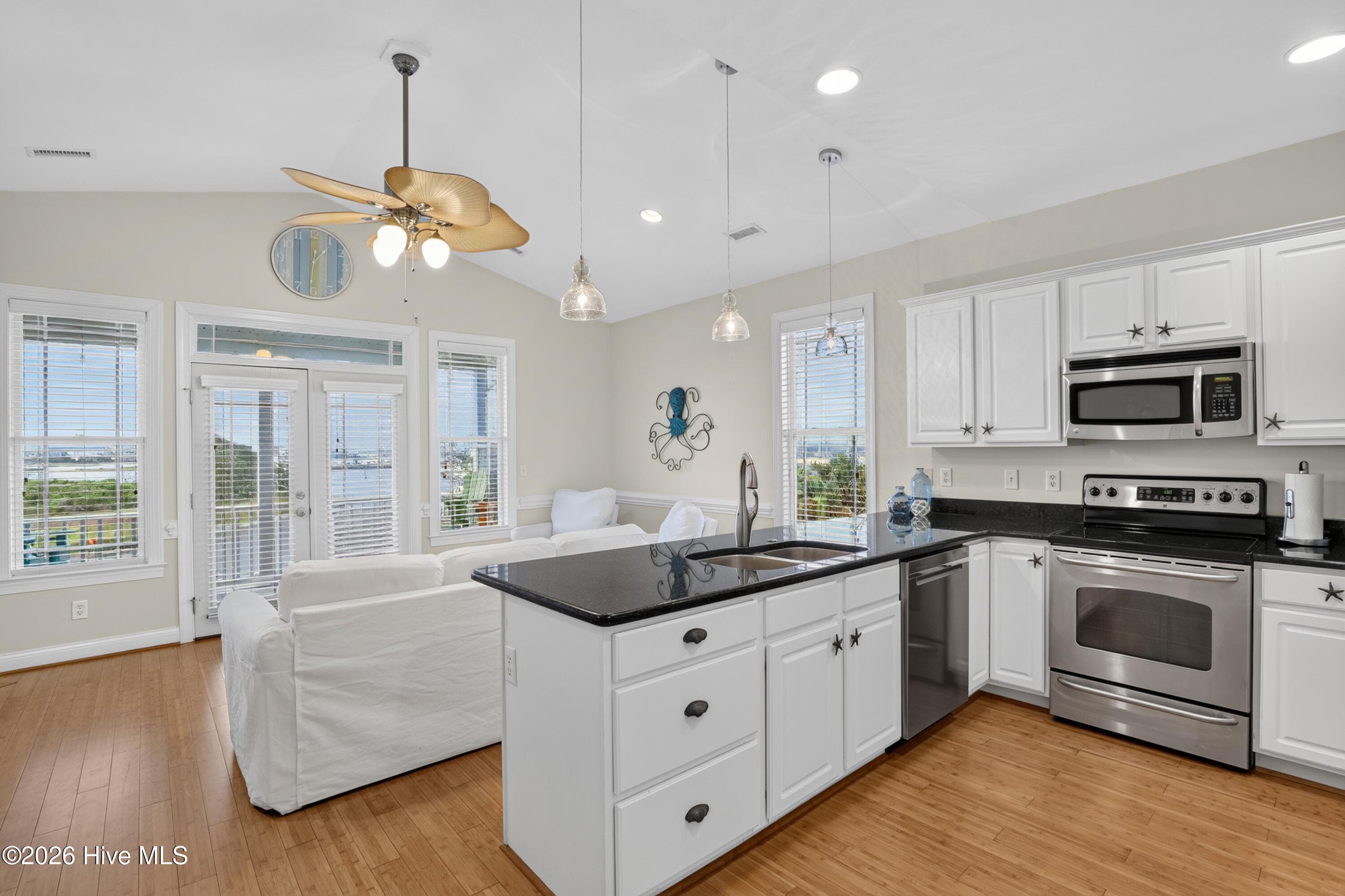 302 Vesta Court, Surf City, NC 28445