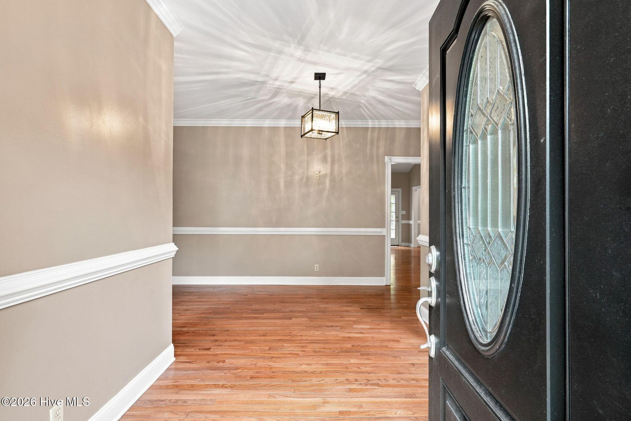 Front door and foyer - 407 Rustic Court, Pollocksville, NC 28573