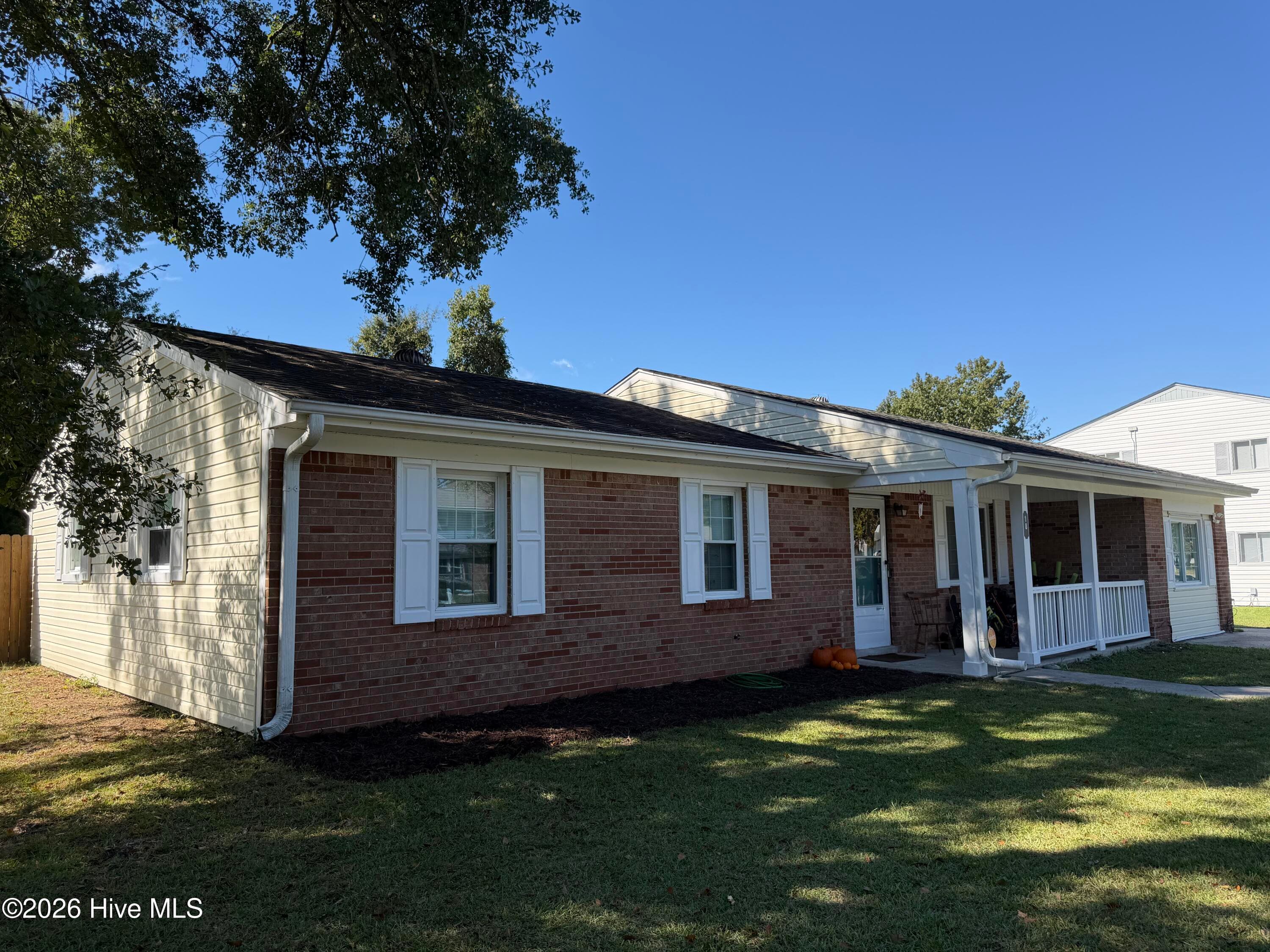 Single Family Residence at 18 Walnut Drive, Jacksonville, NC 28546, photo 9 of 62