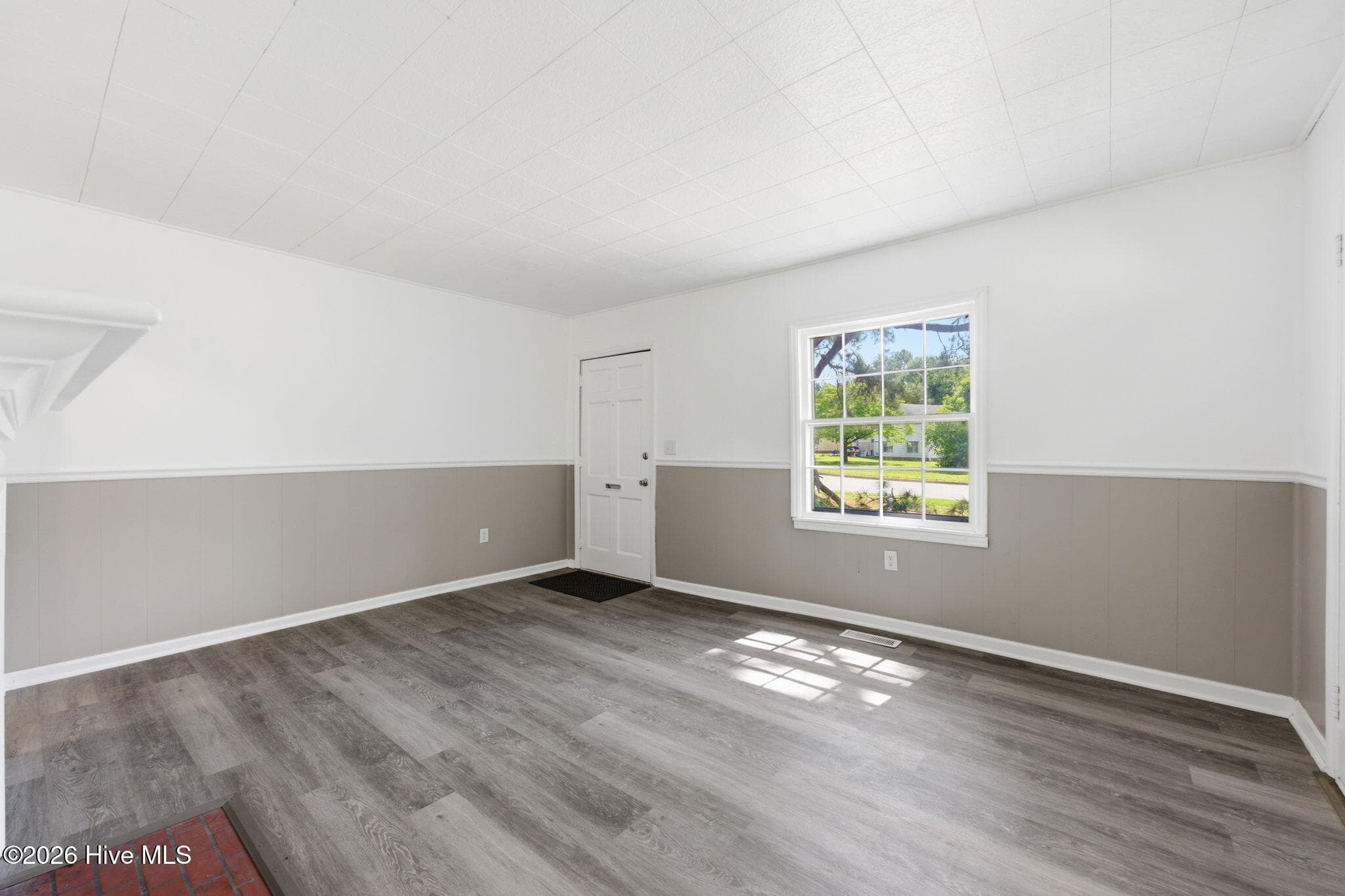 Living Room - Additional View - 1610 Queen Anne Lane, New Bern, NC 28560, New Bern