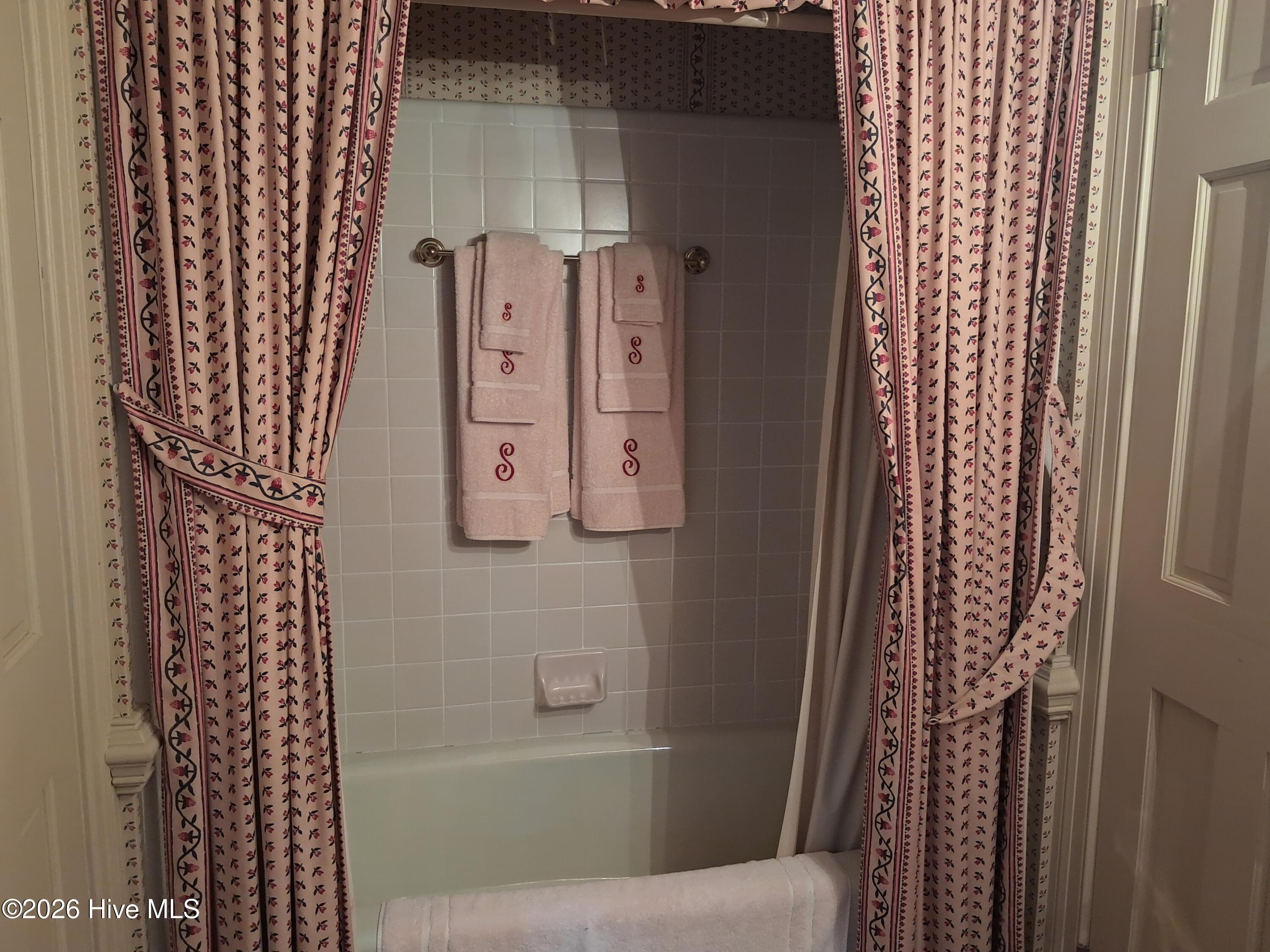Guest house bathroom - 316 First Street, Hookerton, NC 28538