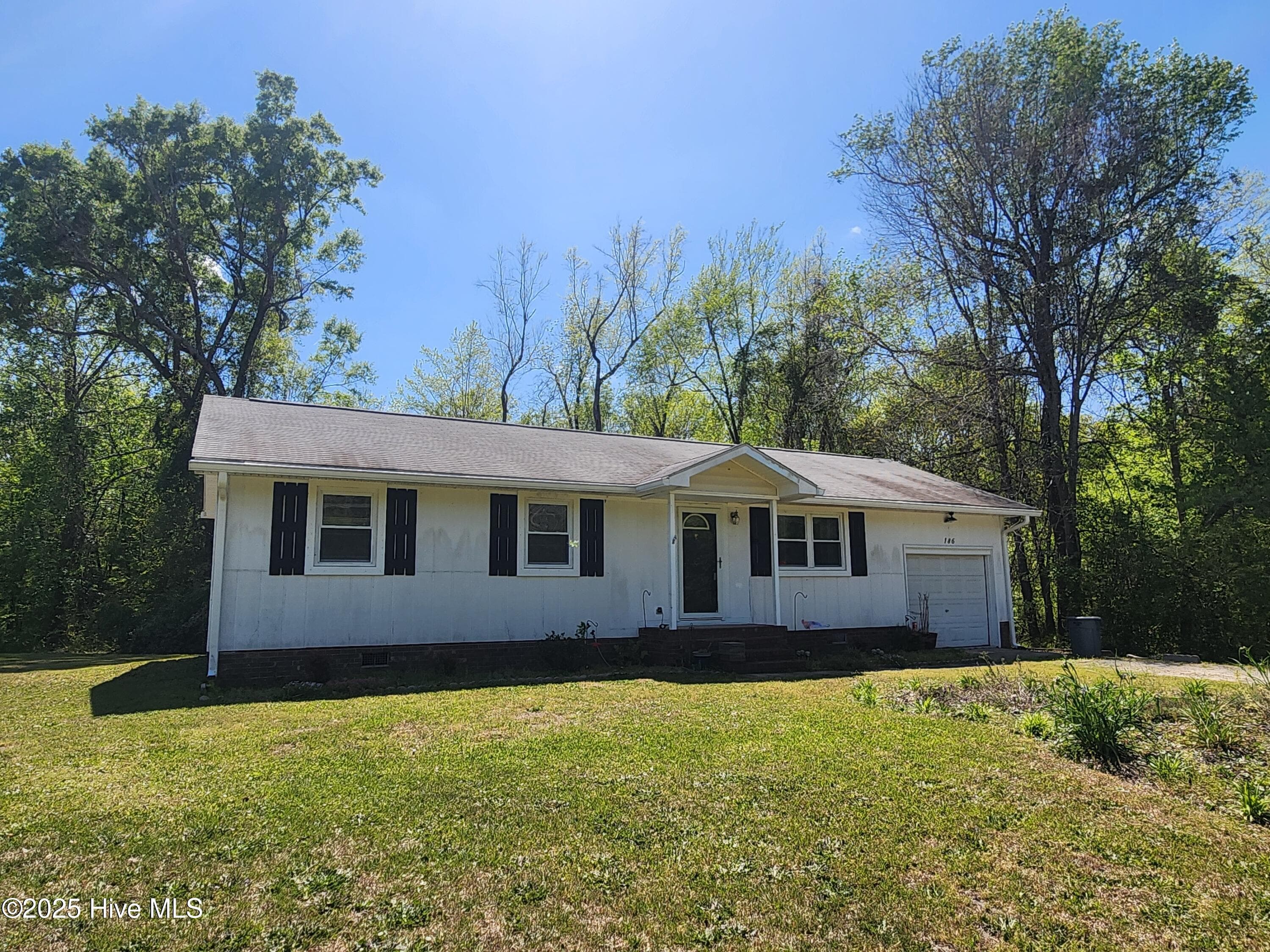 186 Sand Ridge Road, Hubert, NC 28539