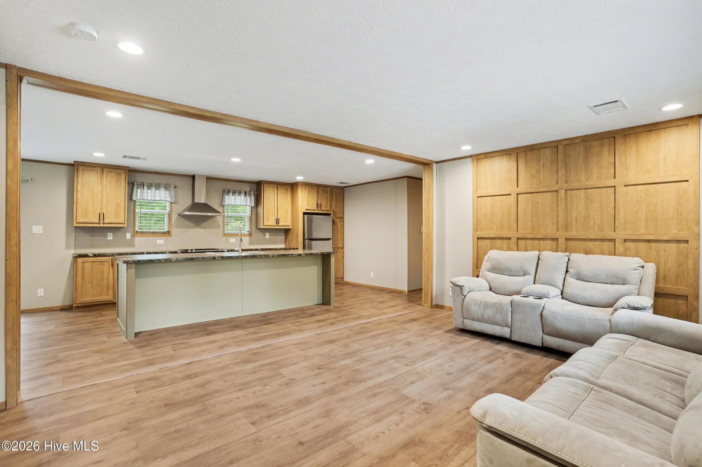 Manufactured Home at 335 Ridgewood Drive NW, Calabash, NC 28467, photo 14 of 39