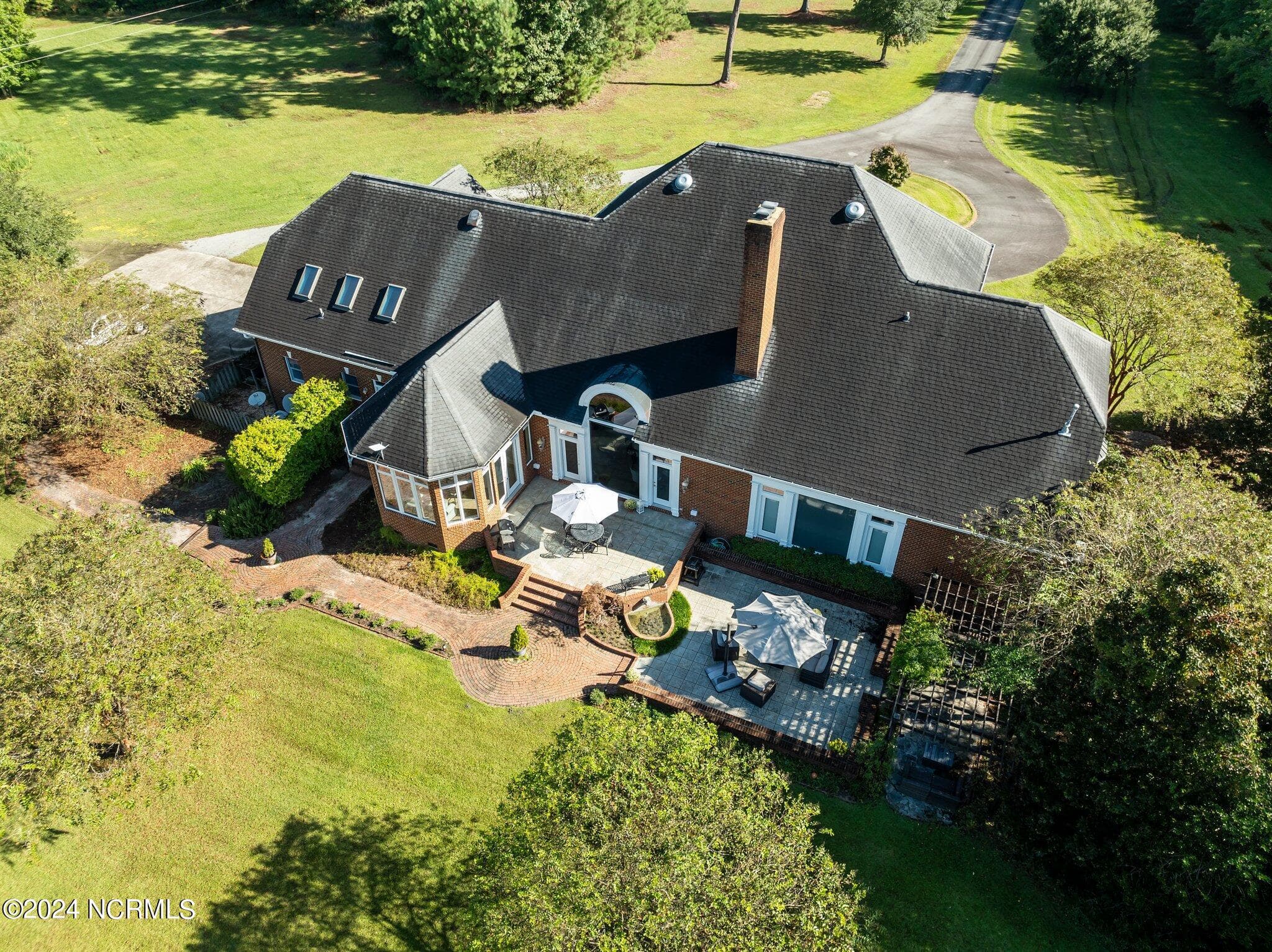 Single Family Residence at 450 Cox Road, Washington, NC 27889, Washington, photo 5 of 74