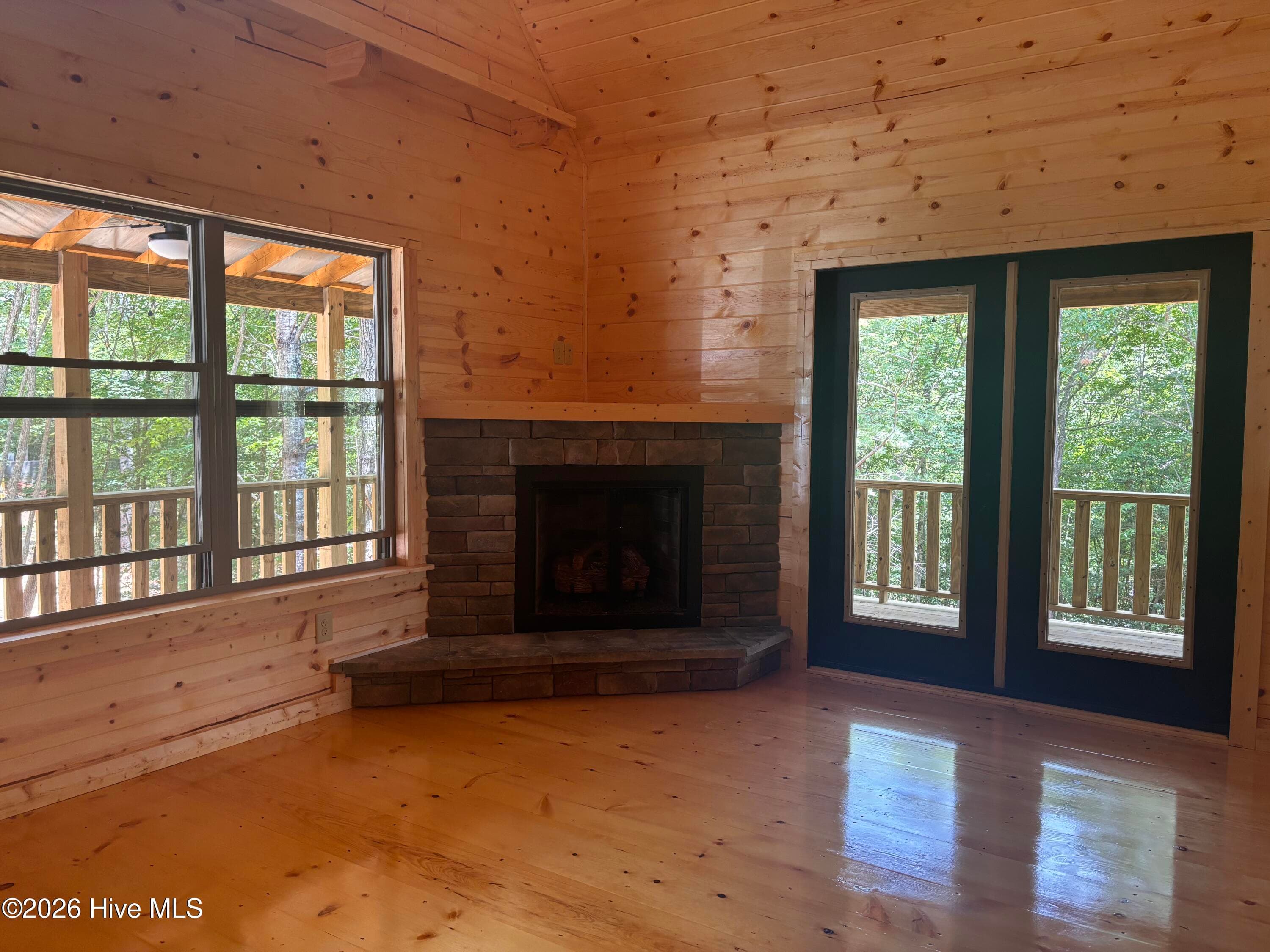 Single Family Residence at 752 Whispering Ridge Drive, Murphy, NC 28906, photo 14 of 38