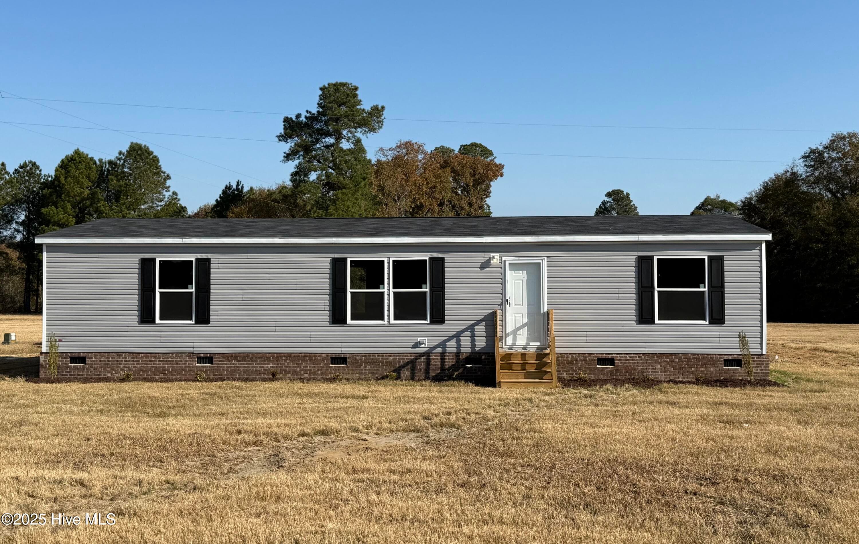 2227 Twisted Hickory Road, Elizabethtown, NC 28337
