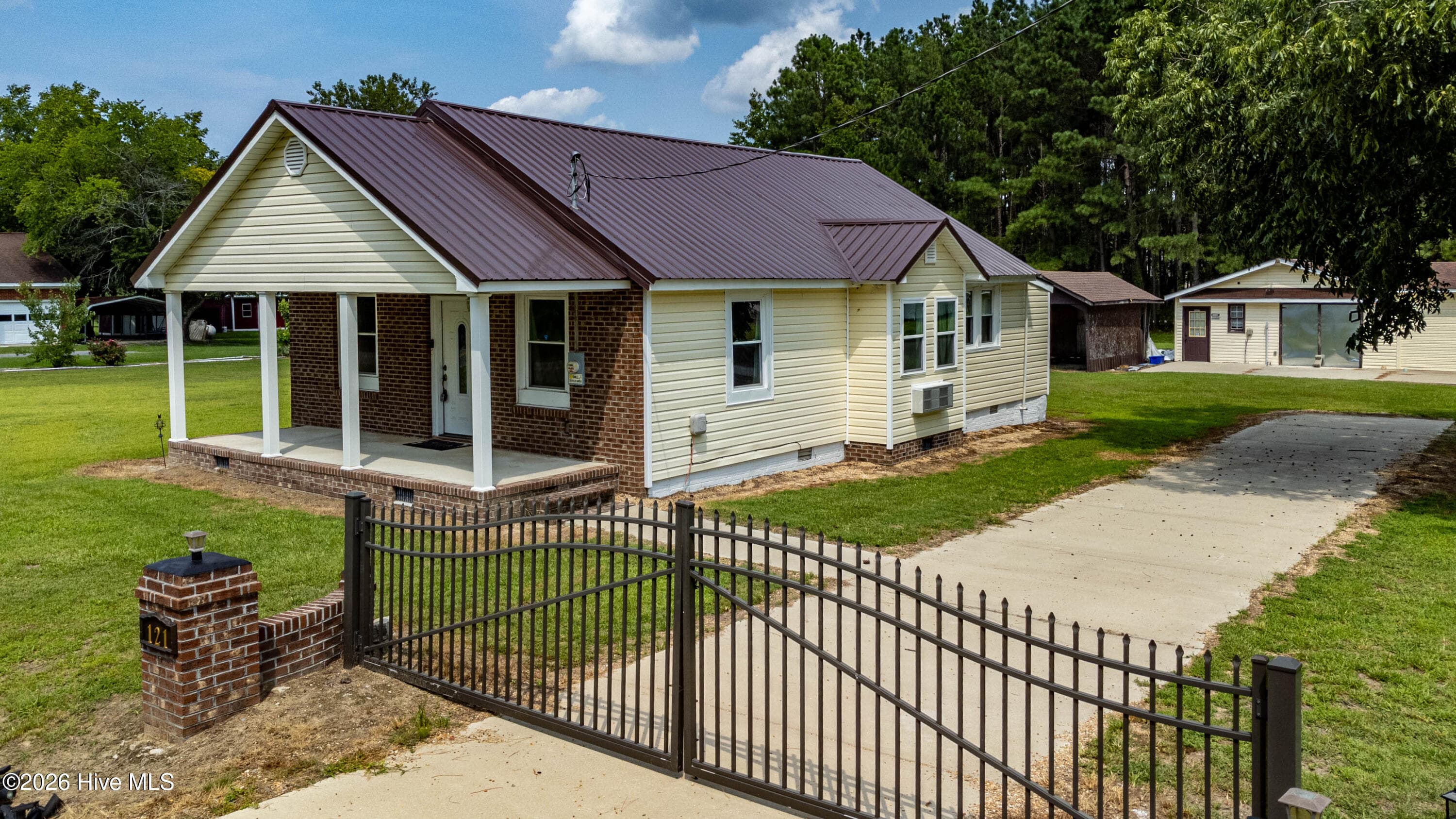 Single Family Residence at 121 Storey Road # A, Murfreesboro, NC 27855