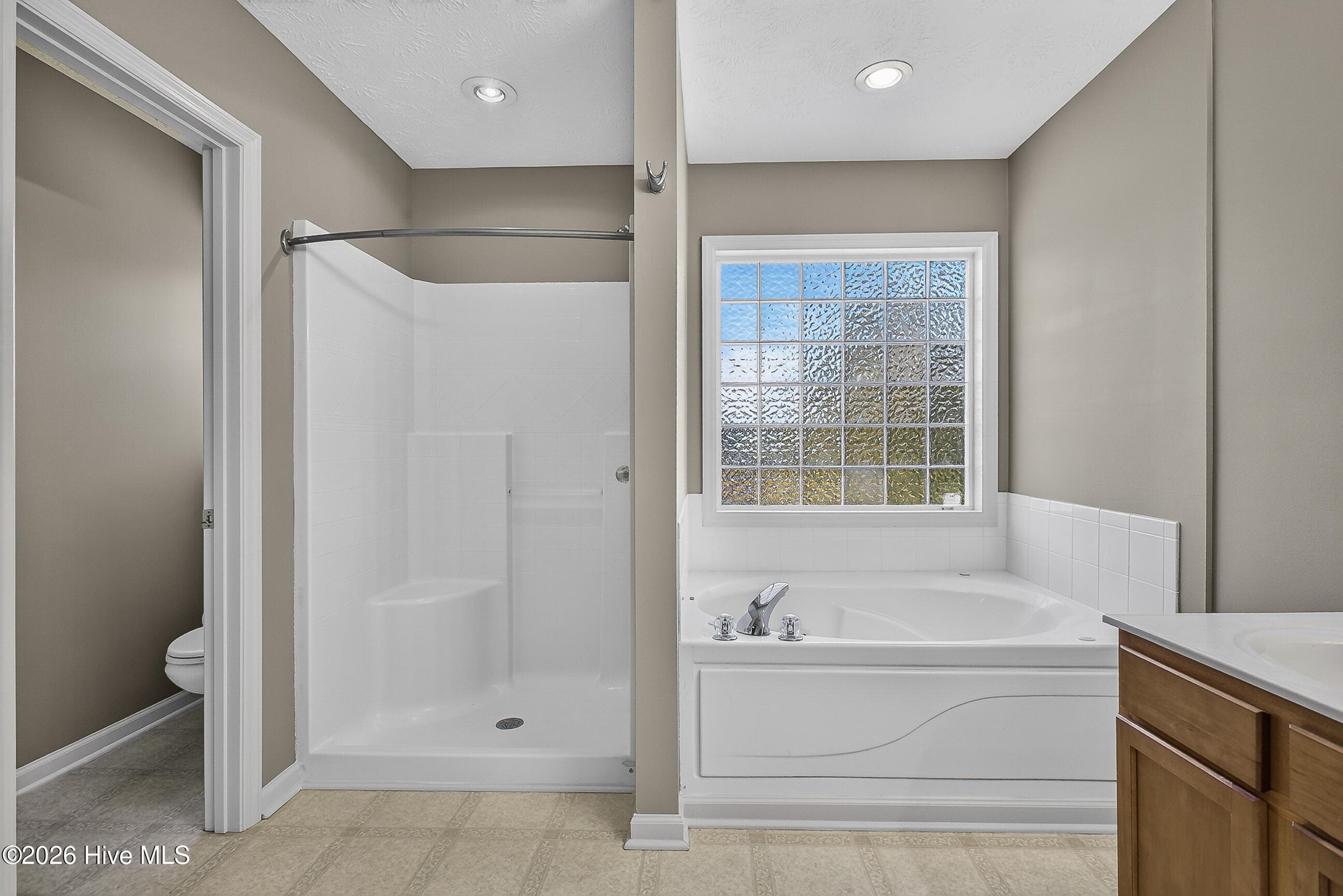 Single Family Residence at 172 E Ridge Court, Jacksonville, NC 28540, photo 31 of 50