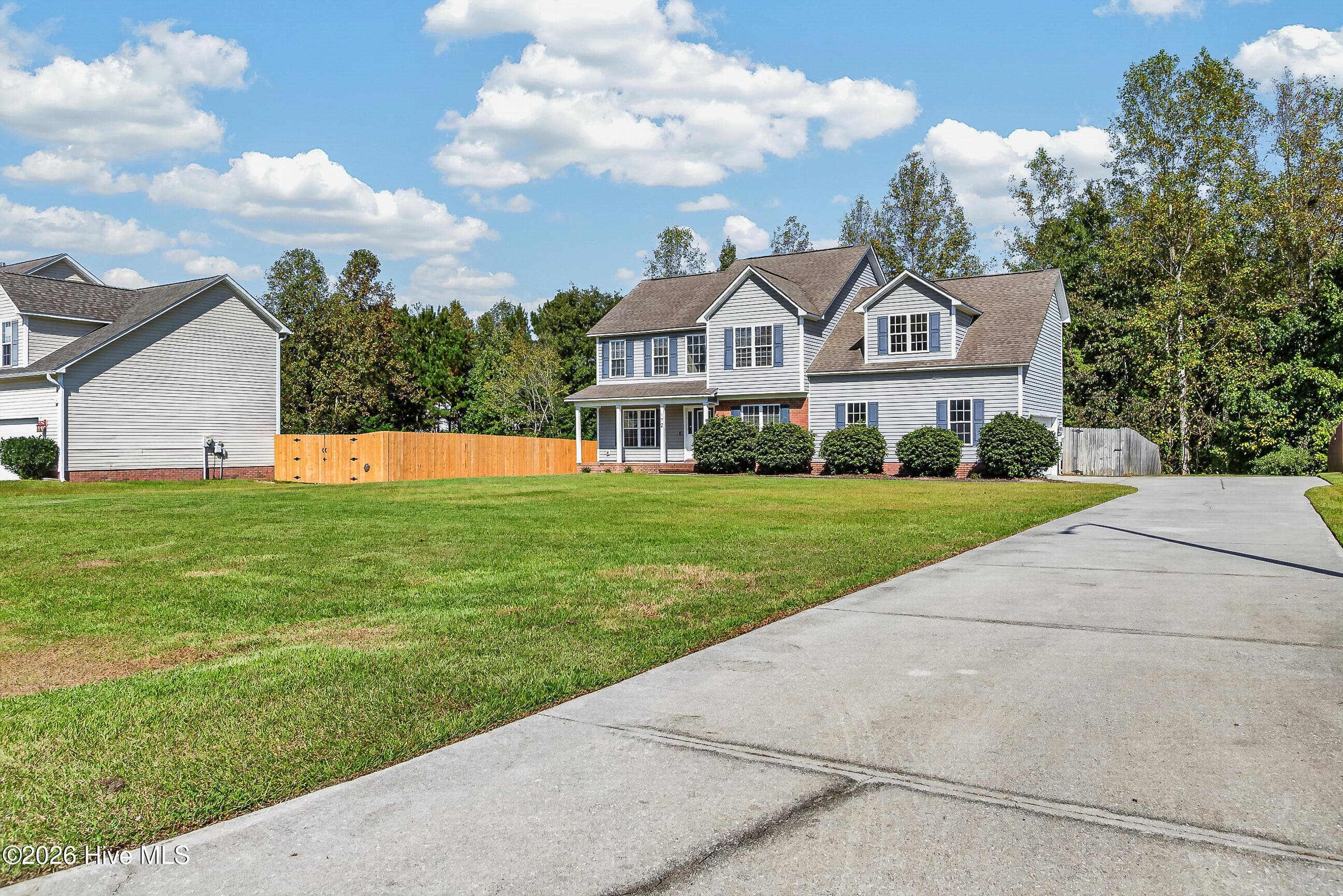 Single Family Residence at 172 E Ridge Court, Jacksonville, NC 28540, photo 2 of 50