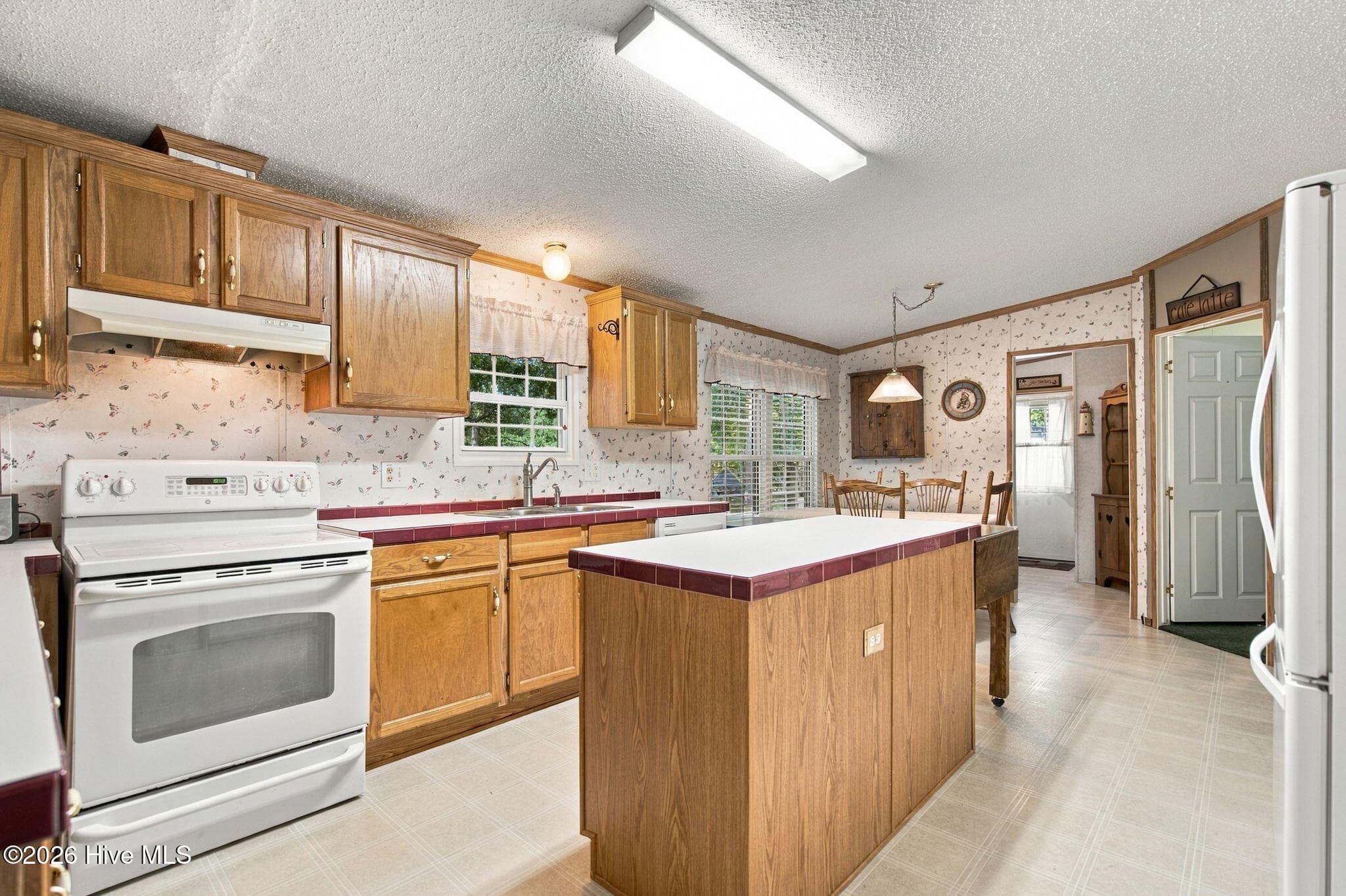 Manufactured Home at 42 Warwick Court, Hampstead, NC 28443, photo 10 of 55