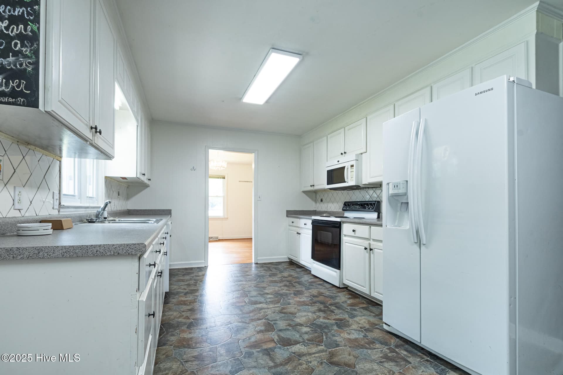 Single Family Residence at 6778 Albert Street, Dublin, NC 28332, photo 6 of 31