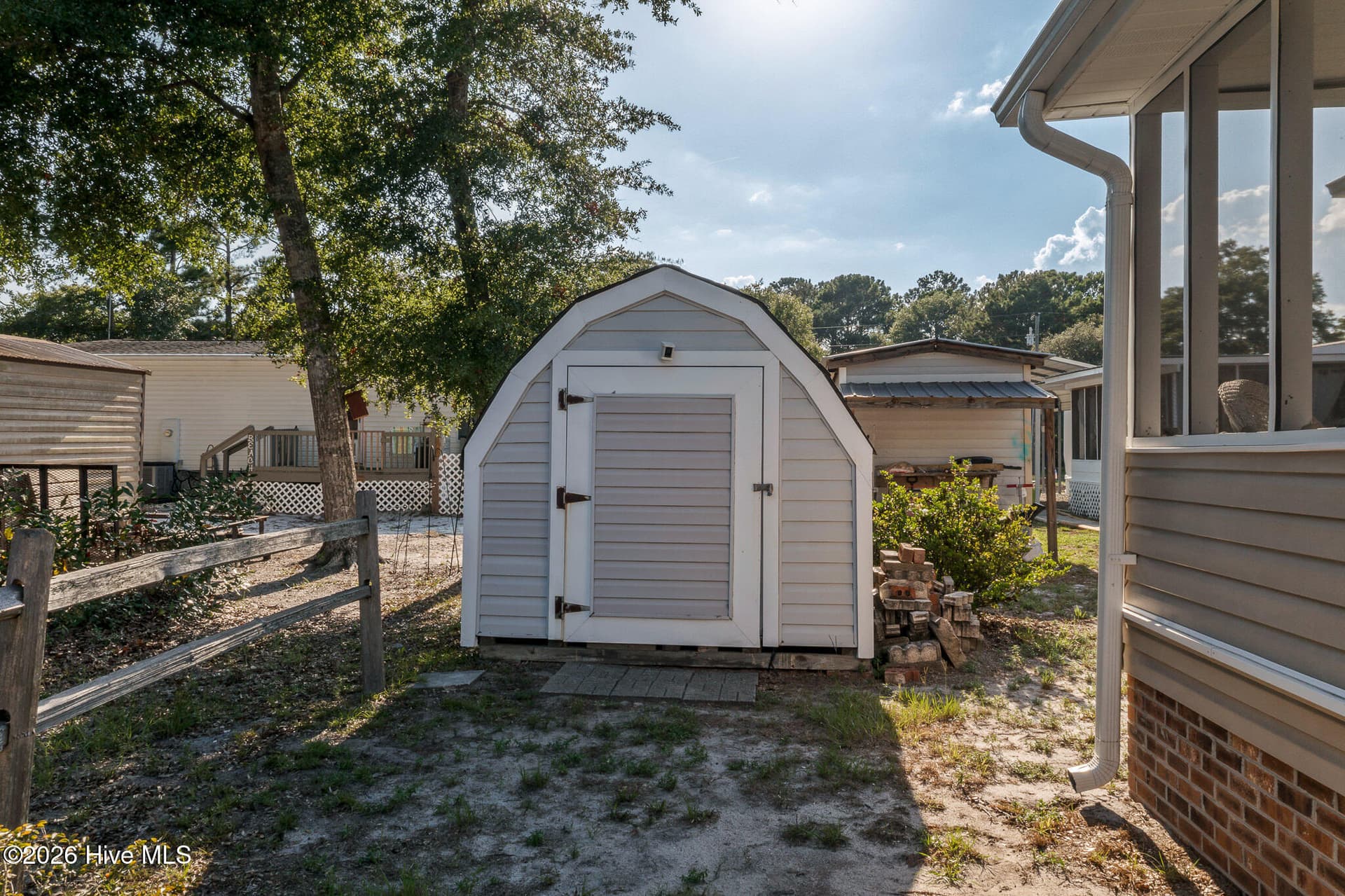 Manufactured Home at 1989 Scotch Sea Lane SW, Supply, NC 28462, photo 38 of 49