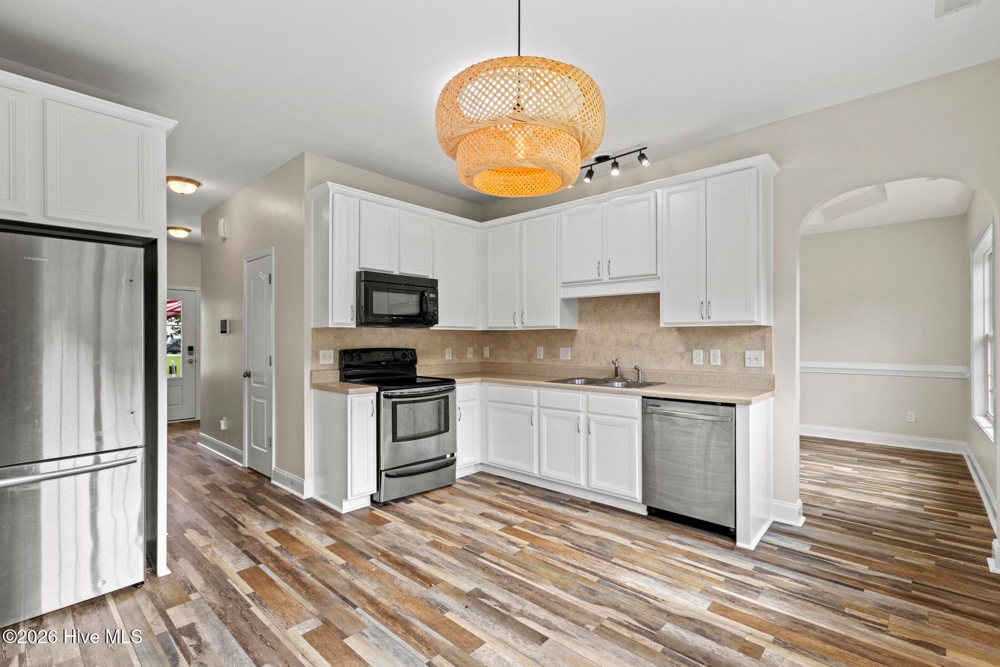 Single Family Residence at 211 Gelynda Court, Holly Ridge, NC 28445, photo 2 of 5
