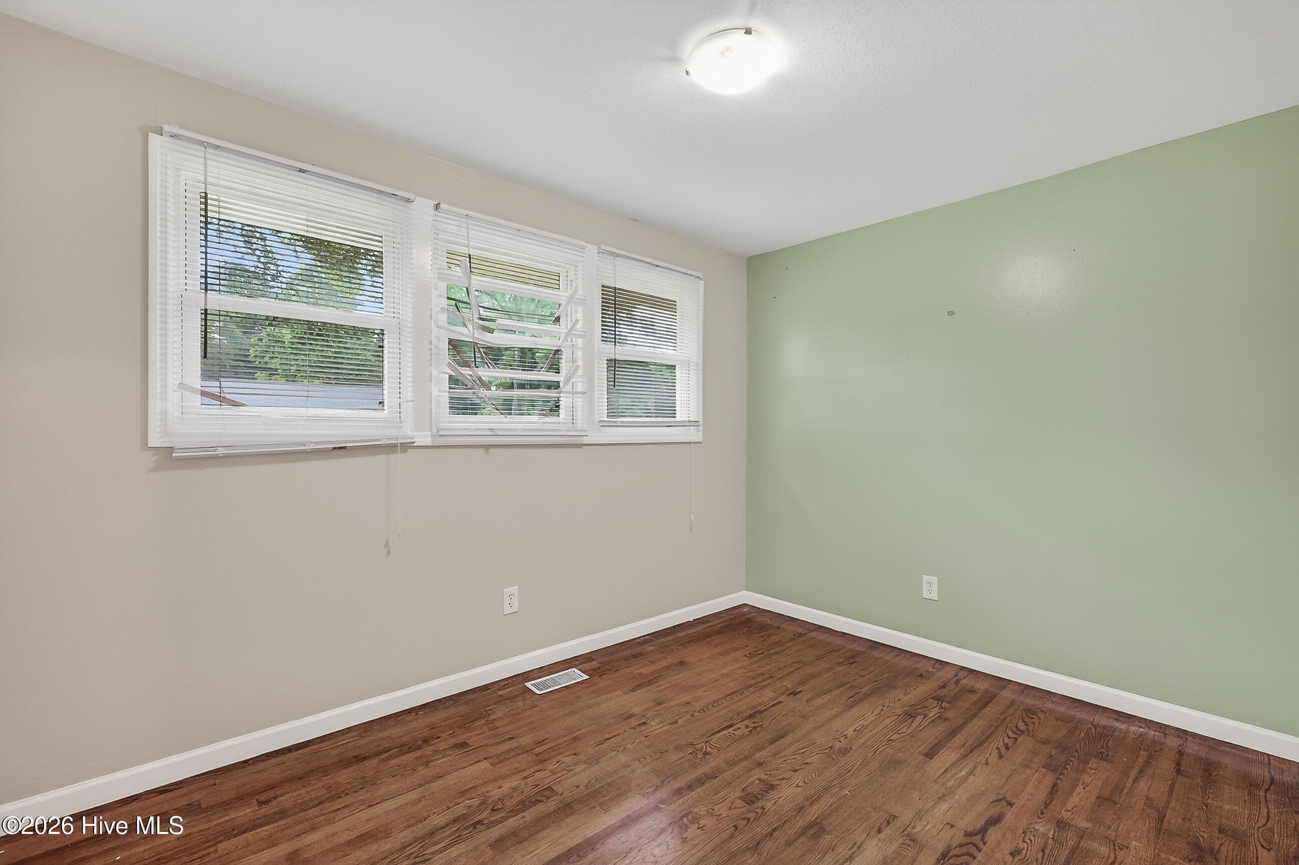 Single Family Residence at 12 Barksdale Drive, Jacksonville, NC 28540, photo 9 of 26