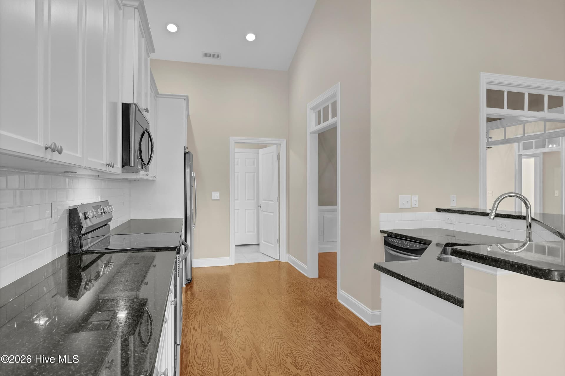 Single Family Residence at 35 Scotlands Court, Hampstead, NC 28443, photo 14 of 64