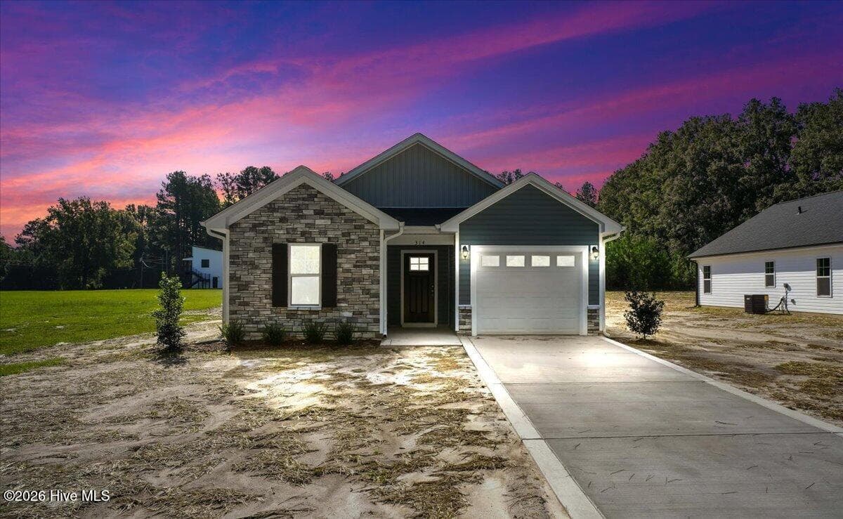 Single Family Residence at 314 E Howard Street, Roseboro, NC 28382, Roseboro, photo 3 of 37