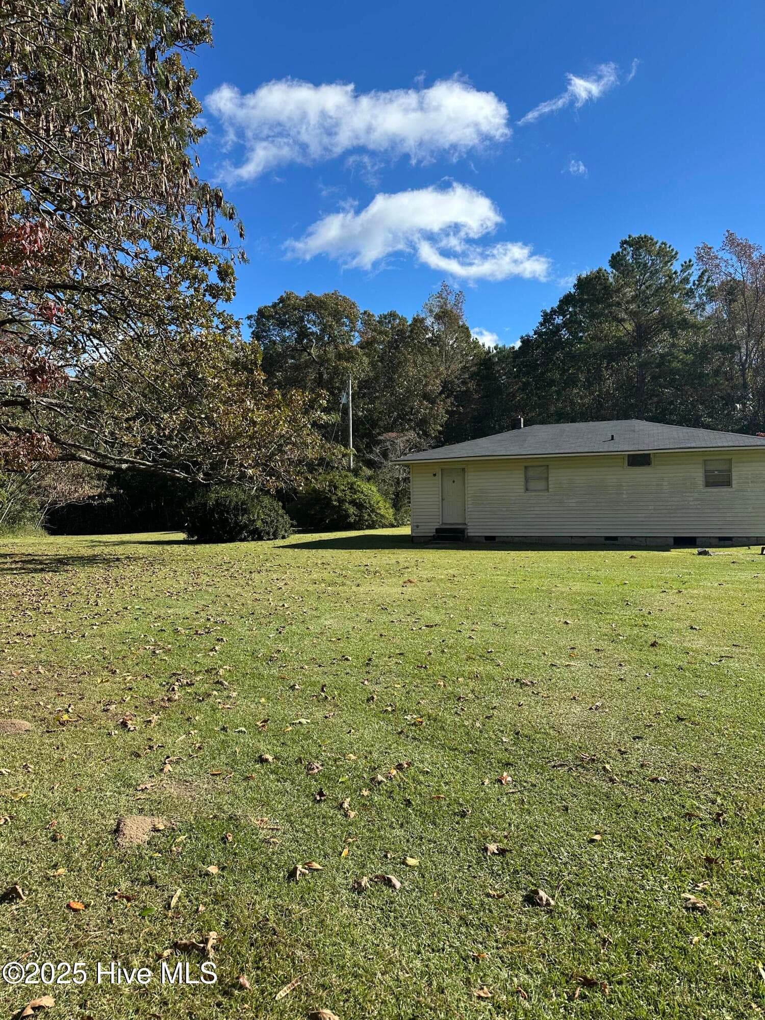 Manufactured Home at 1232 Mears Lane, Clarkton, NC 28433, photo 18 of 27