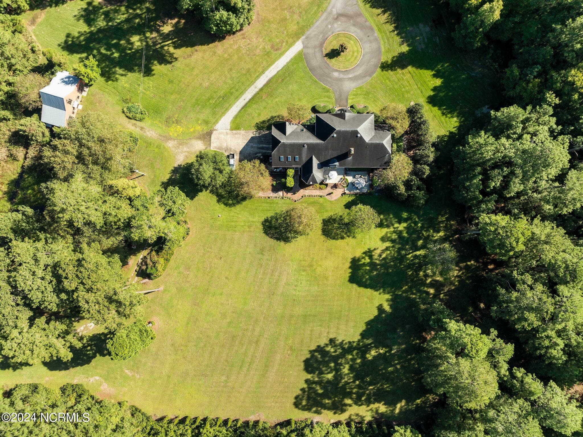 Single Family Residence at 450 Cox Road, Washington, NC 27889, Washington, photo 6 of 74
