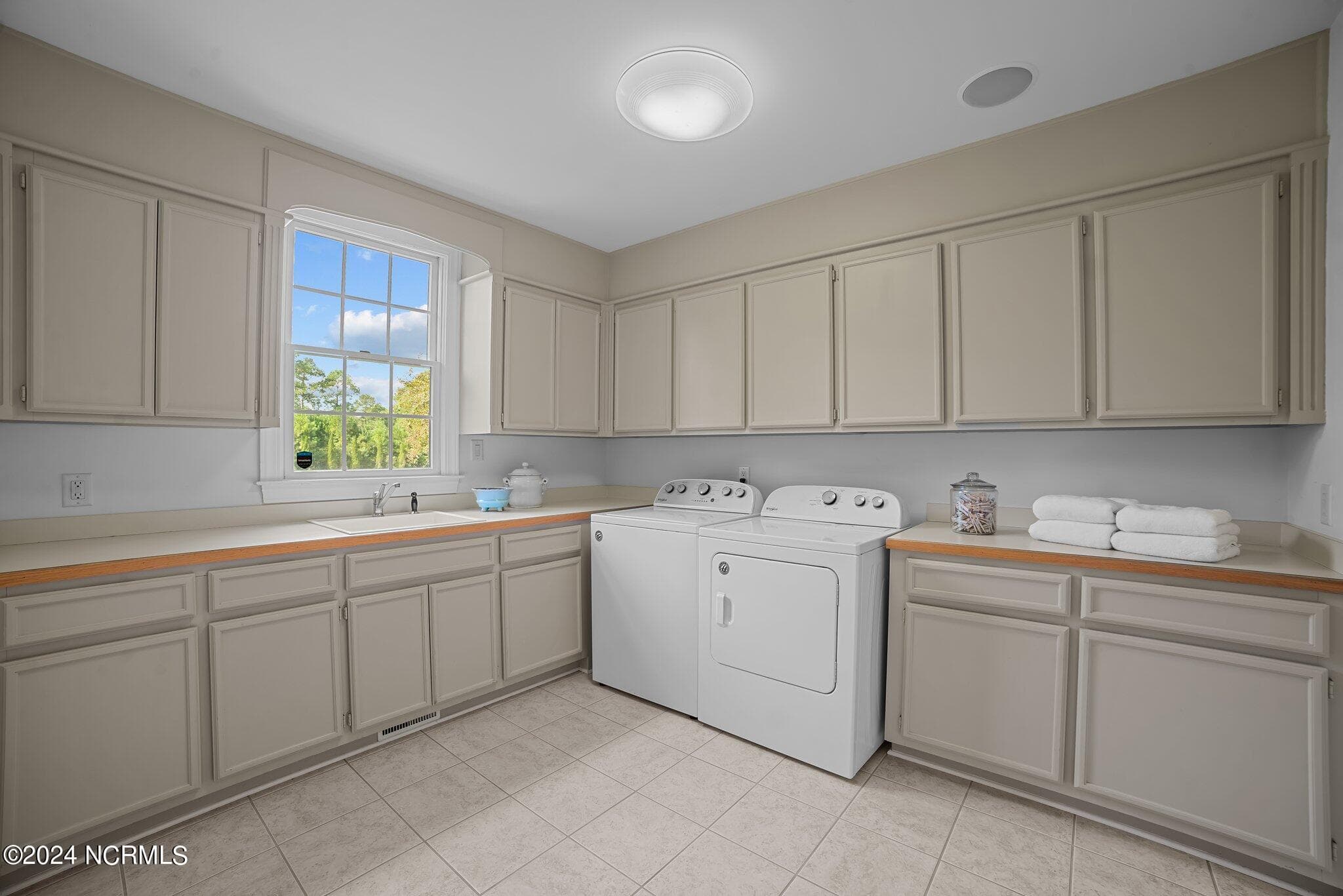 Single Family Residence at 450 Cox Road, Washington, NC 27889, Washington, photo 45 of 74