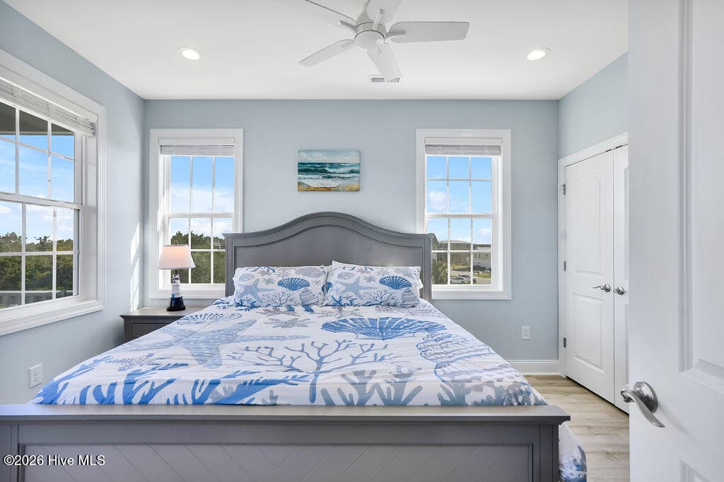 guest bedroom on 3rd floor - 244 Grandview Drive, Sneads Ferry, NC 28460