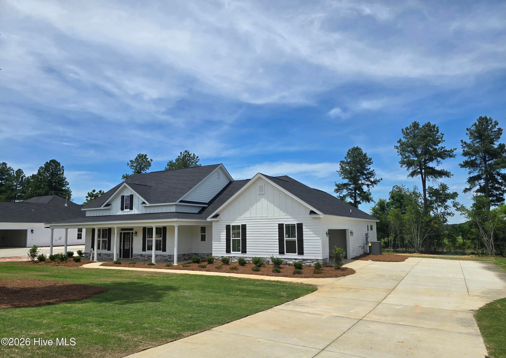 Side entry garage - 1550 Bellingham Drive, Beech Island, SC 29842