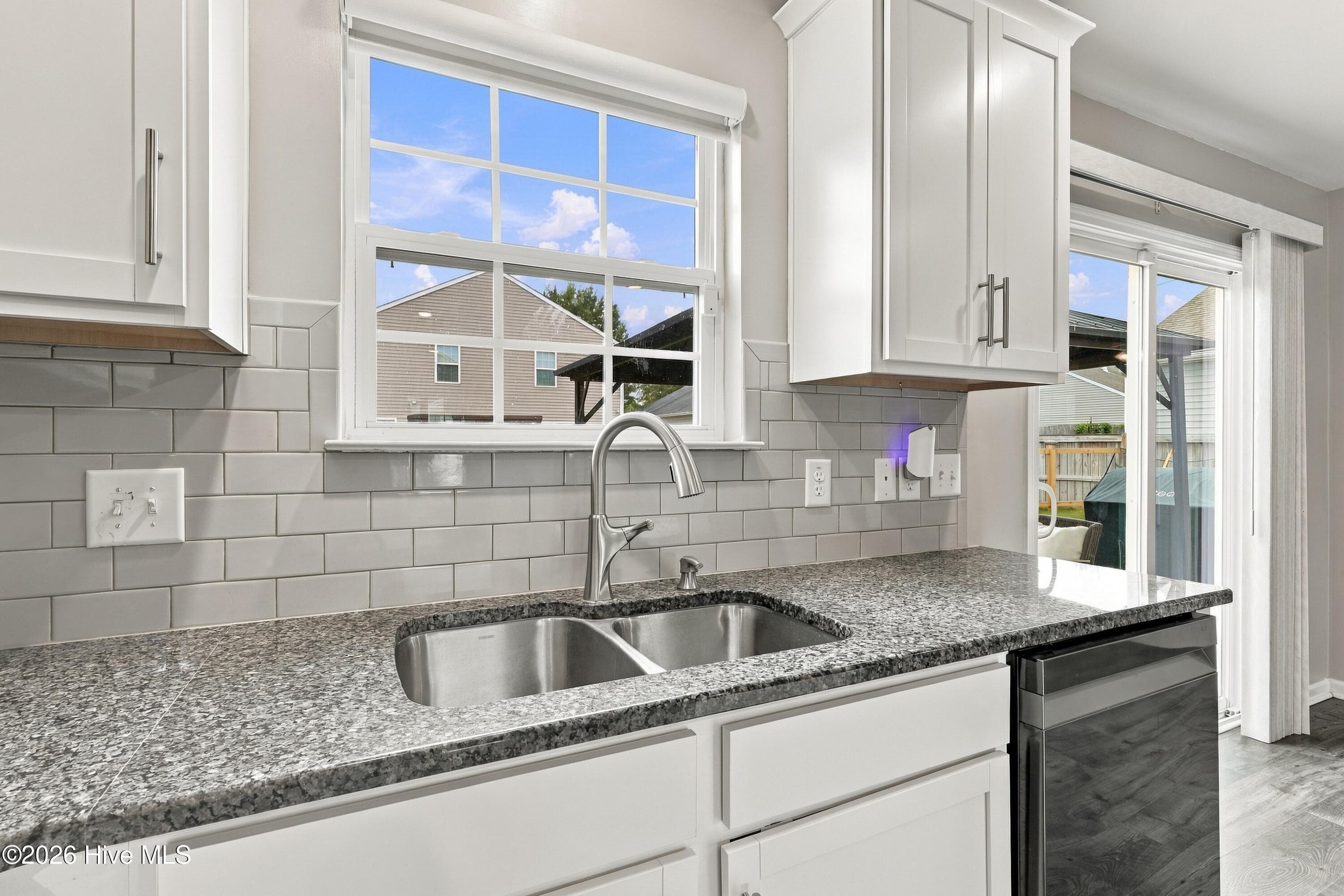 Single Family Residence at 414 Frida Road, New Bern, NC 28560, photo 14 of 54