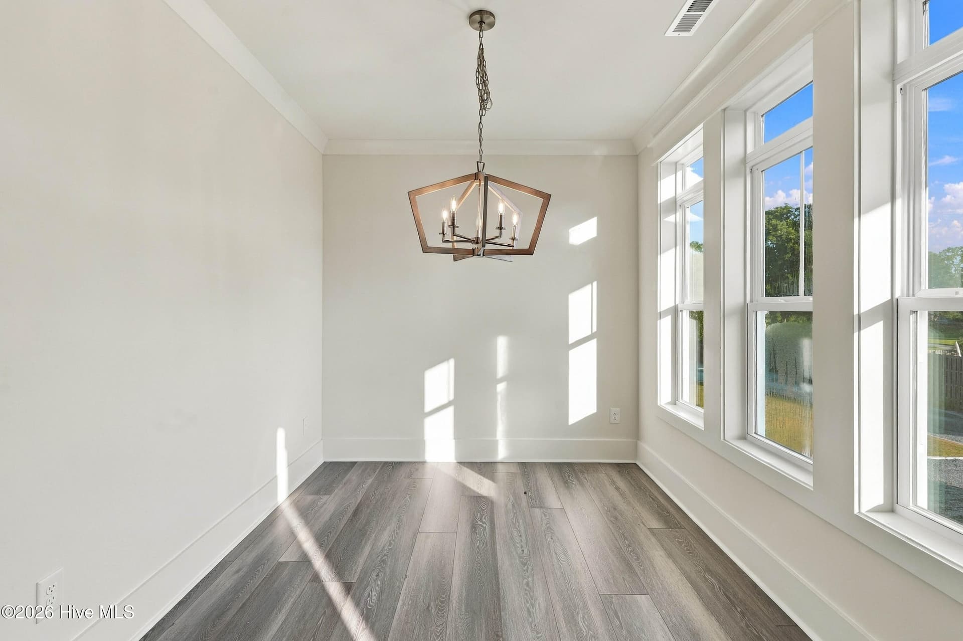 Single Family Residence at 52 Pier View Court, Hampstead, NC 28443, photo 12 of 61