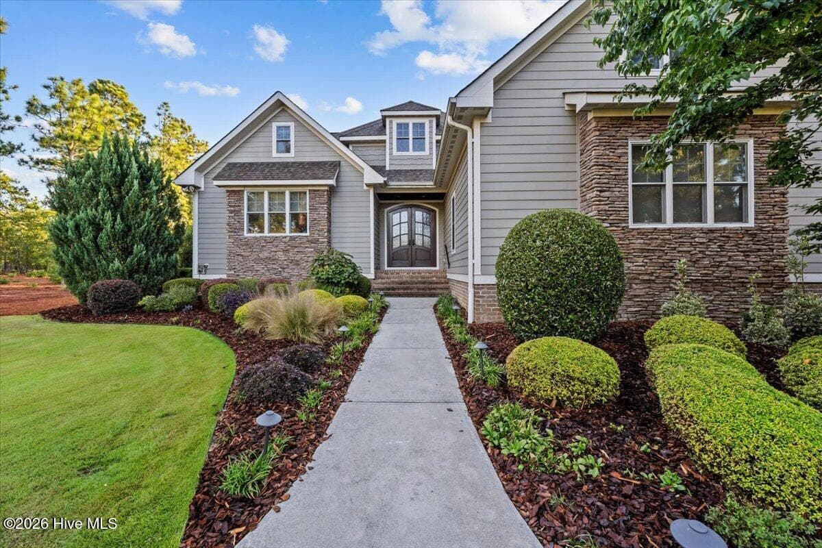 Single Family Residence at 102 Gilbert Court, Pinehurst, NC 28374, photo 4 of 70