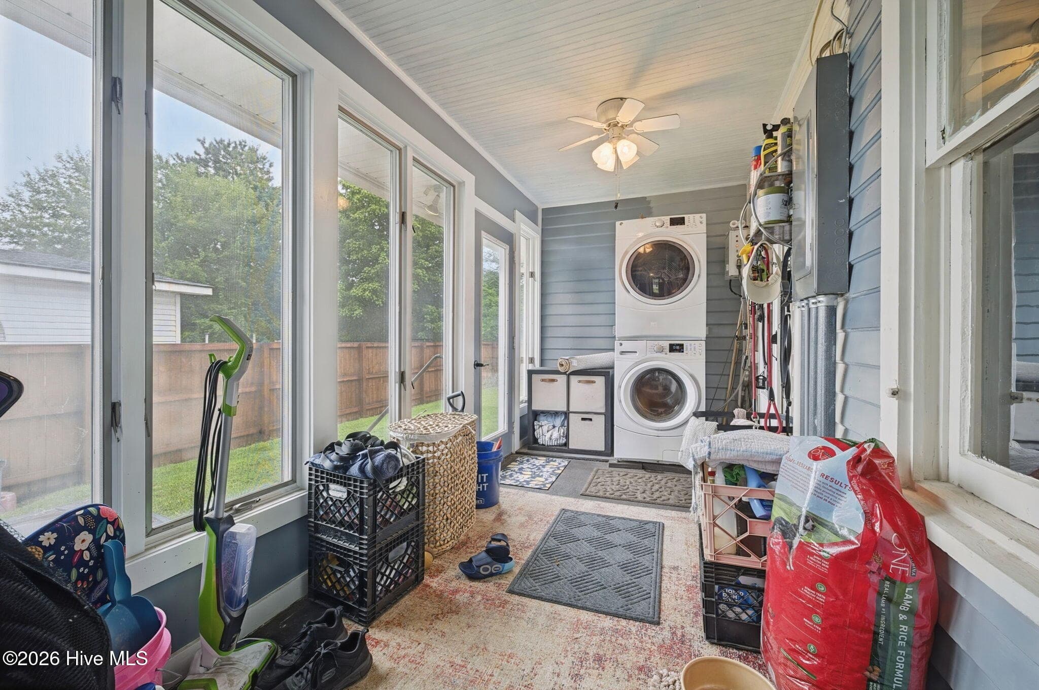 laundry sun room - 409 Cedar Street, Elizabeth City, NC 27909