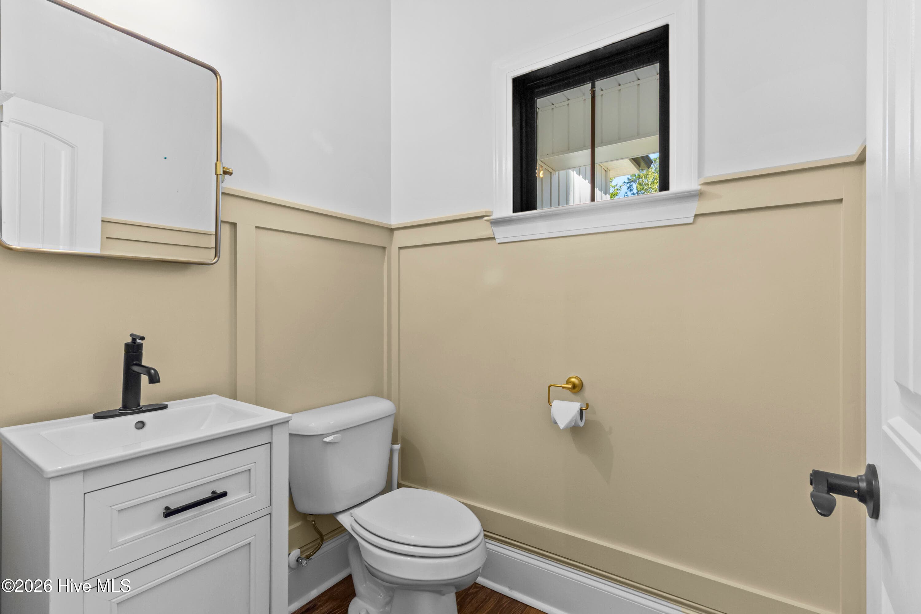 Single Family Residence at 1003 Alabaster Drive, New Bern, NC 28562, photo 12 of 99