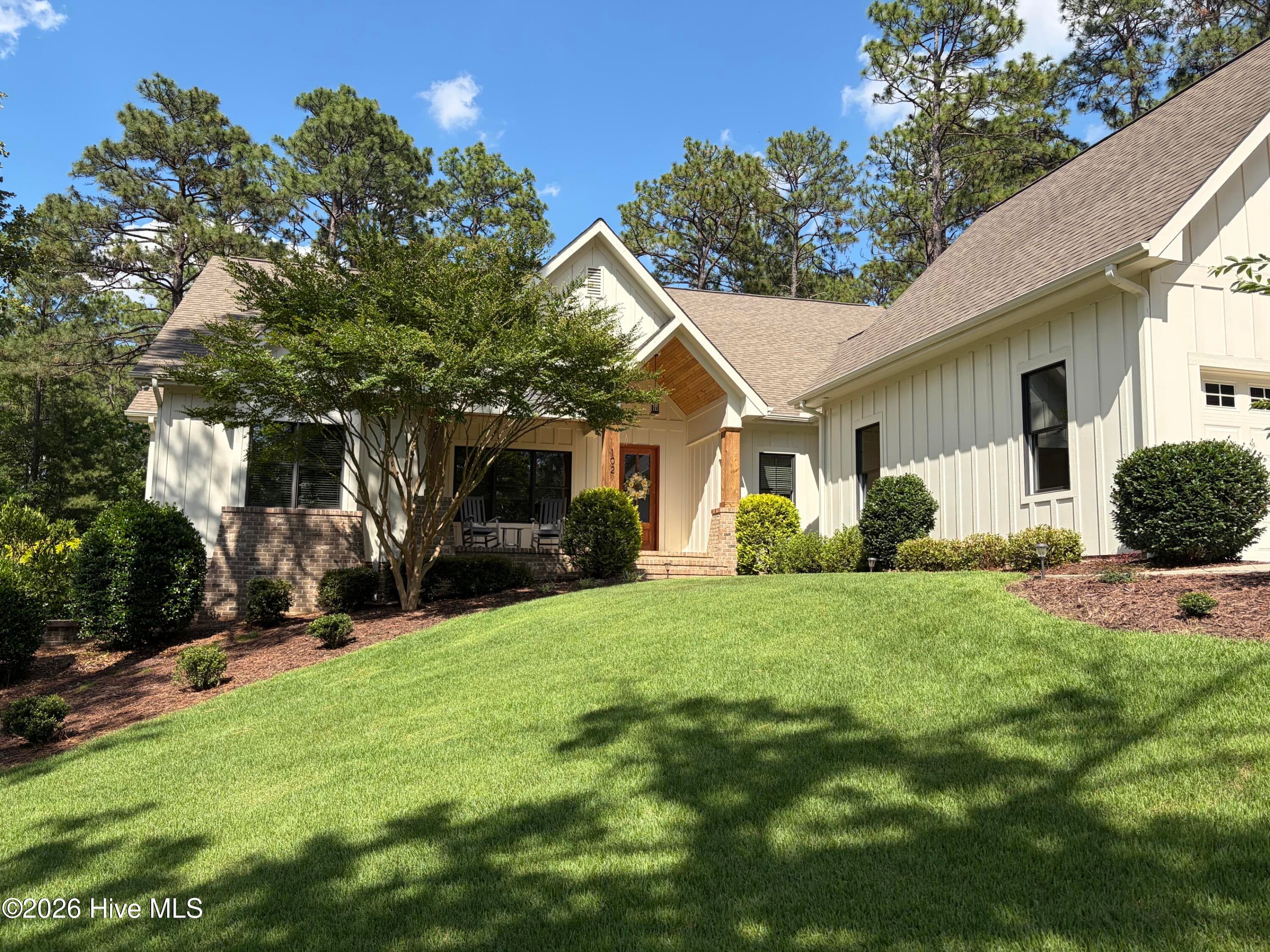 Single Family Residence at 102 Greystones Court, Pinehurst, NC 28374, photo 5 of 65