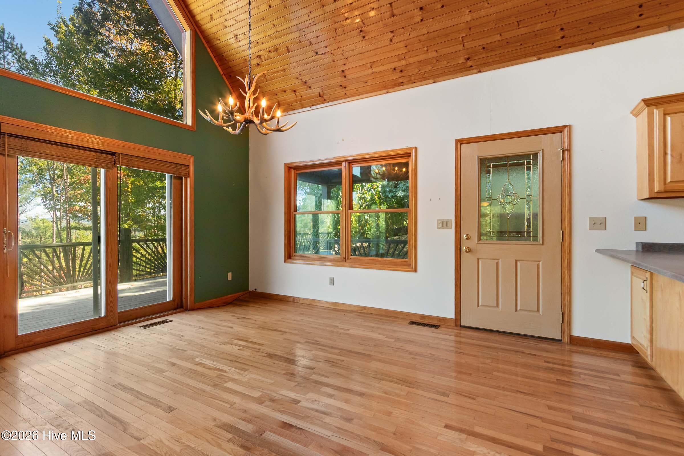 Single Family Residence at 75 Mountain Overlook Drive, Murphy, NC 28906, photo 8 of 80