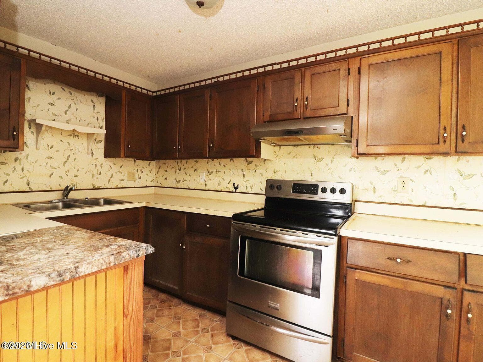 Manufactured Home at 115 Canal Drive, Harkers Island, NC 28531, photo 28 of 61