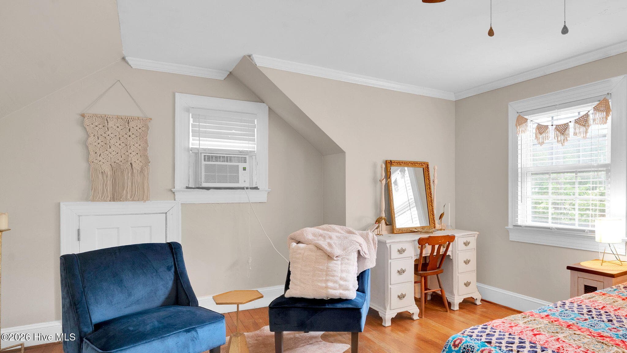 bed up #4 , left with so much space ! - 1902 Sherwood Drive, Greenville, NC 27858