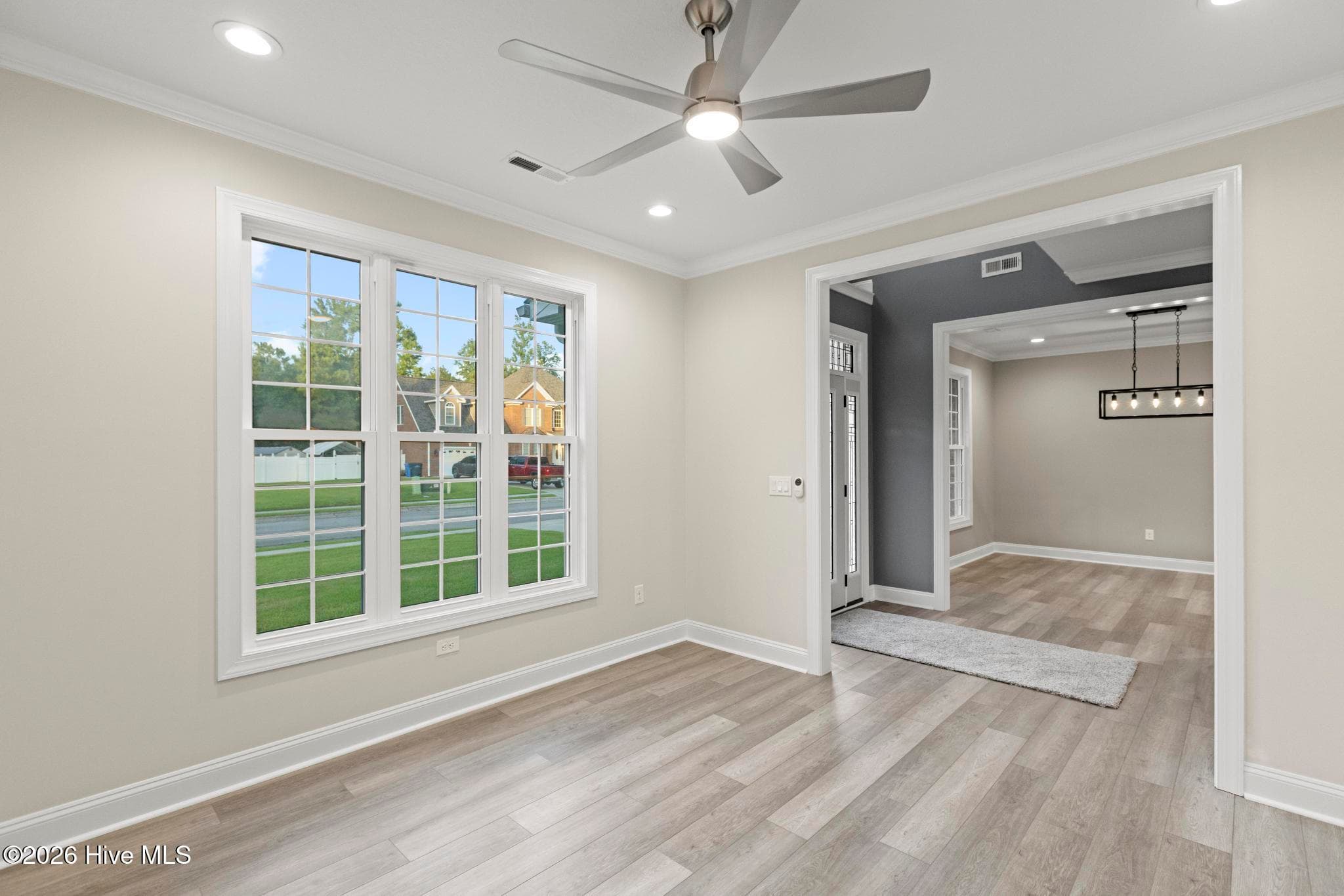 Single Family Residence at 403 King Richard Court, Jacksonville, NC 28546, photo 6 of 43