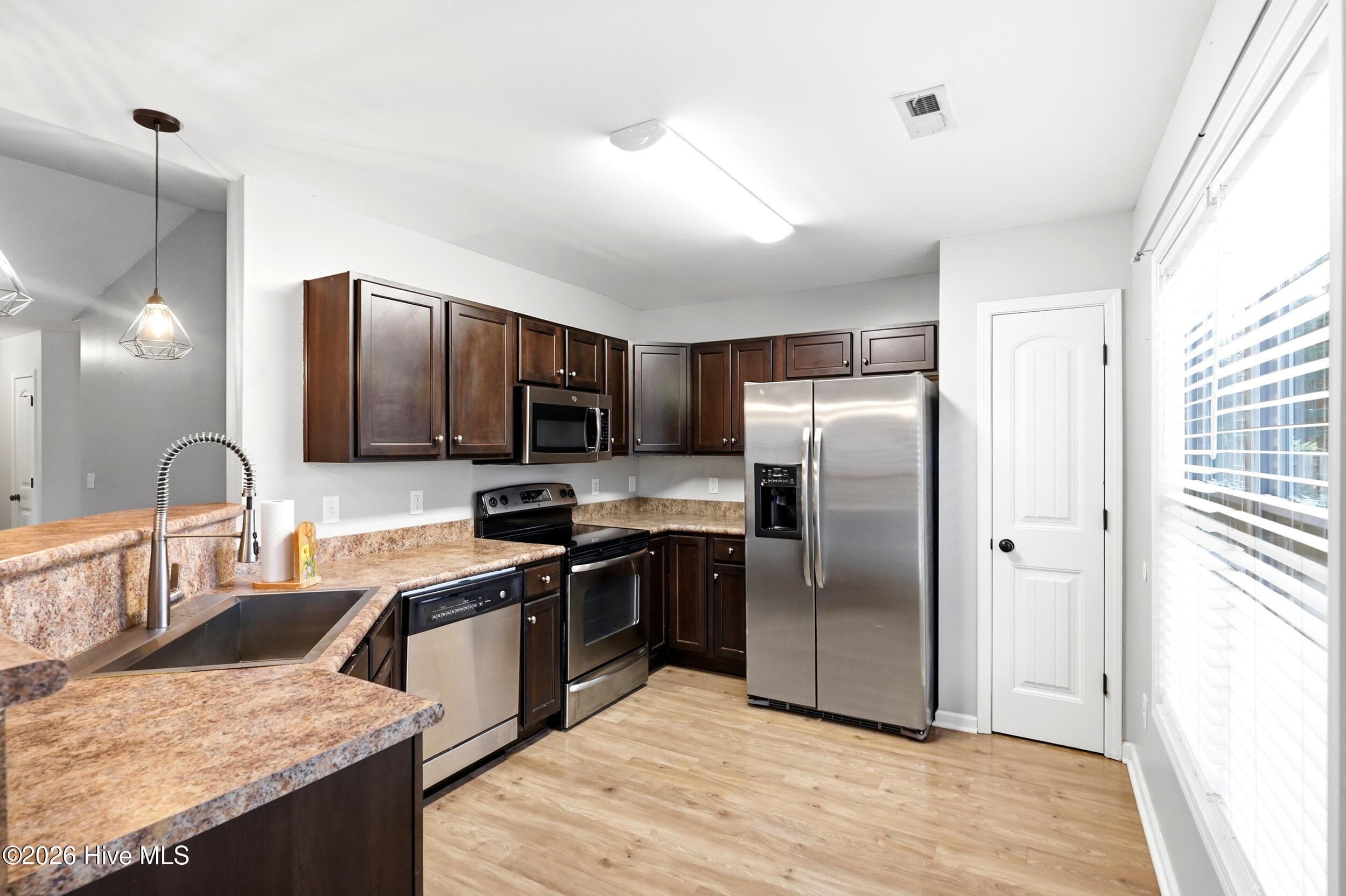 Single Family Residence at 7287 Copperfield Court, Wilmington, NC 28411, photo 9 of 46