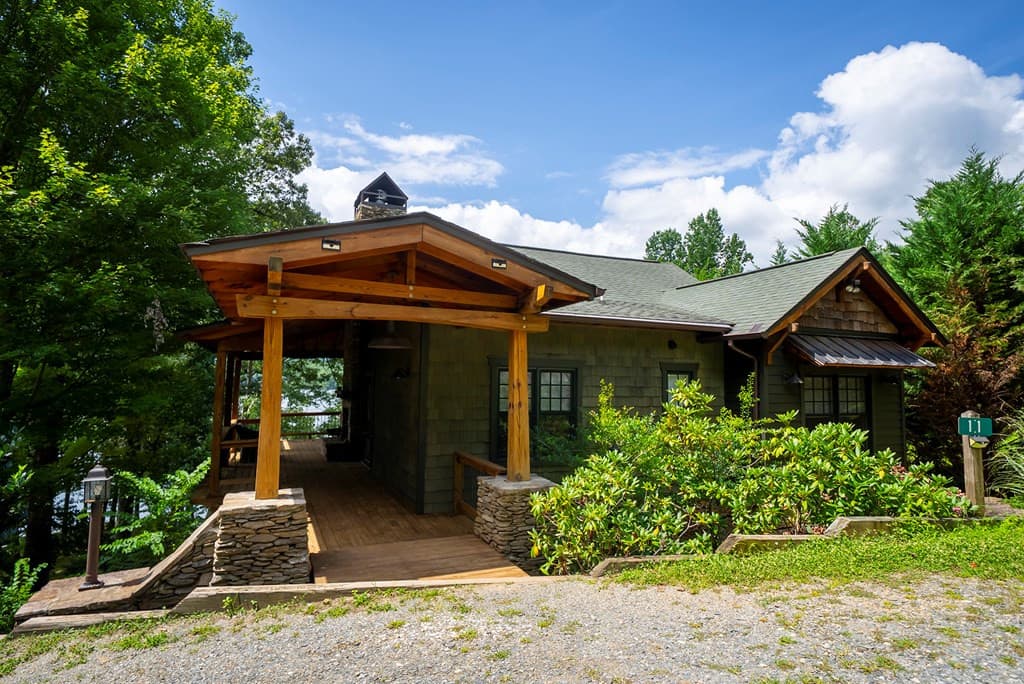 Residential at 11 Old Lodge Road, Robbinsville, NC 28771, photo 2 of 26