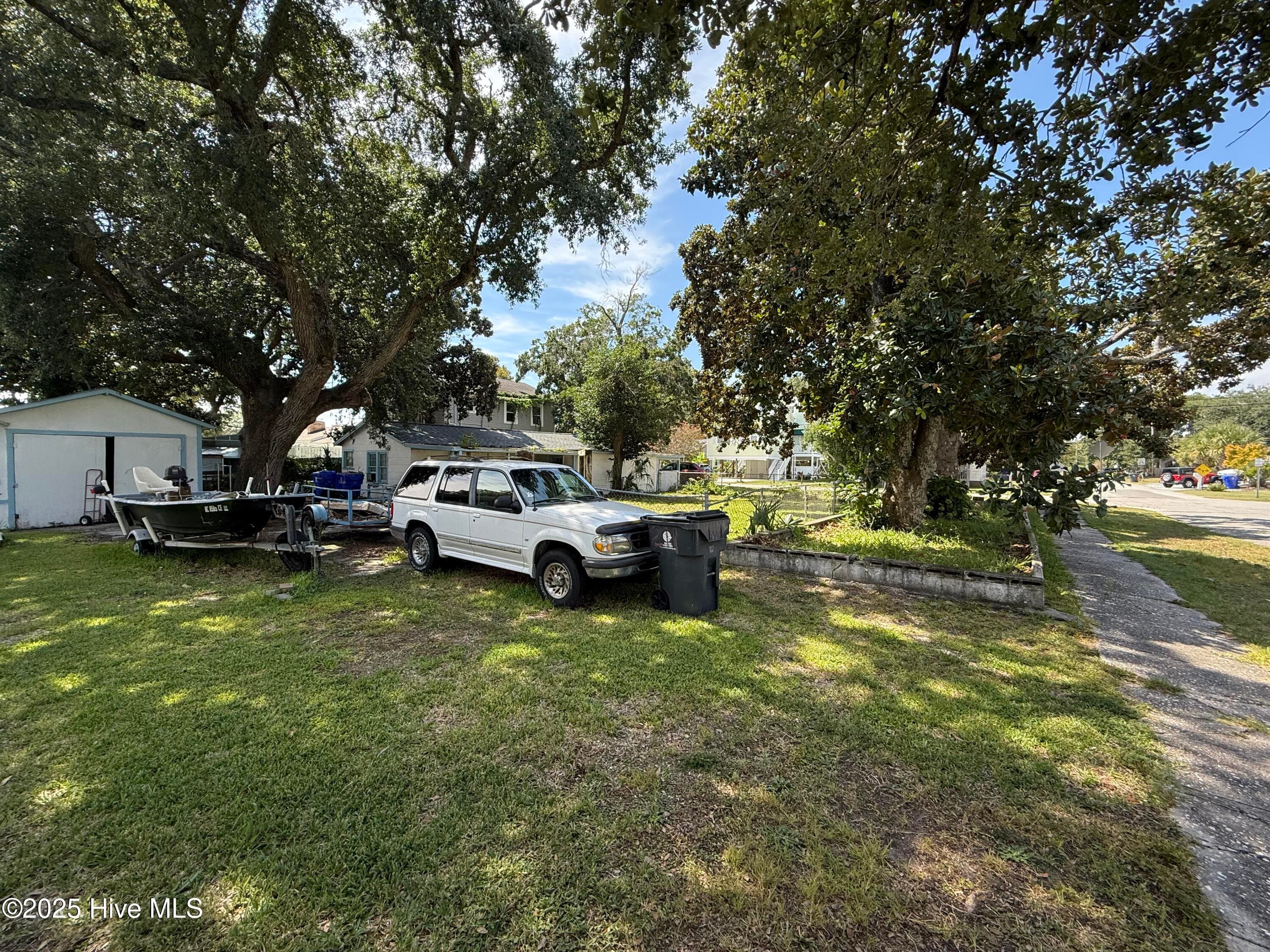 Single Family Residence at 404 N Third Street, Carolina Beach, NC 28428, photo 10 of 11