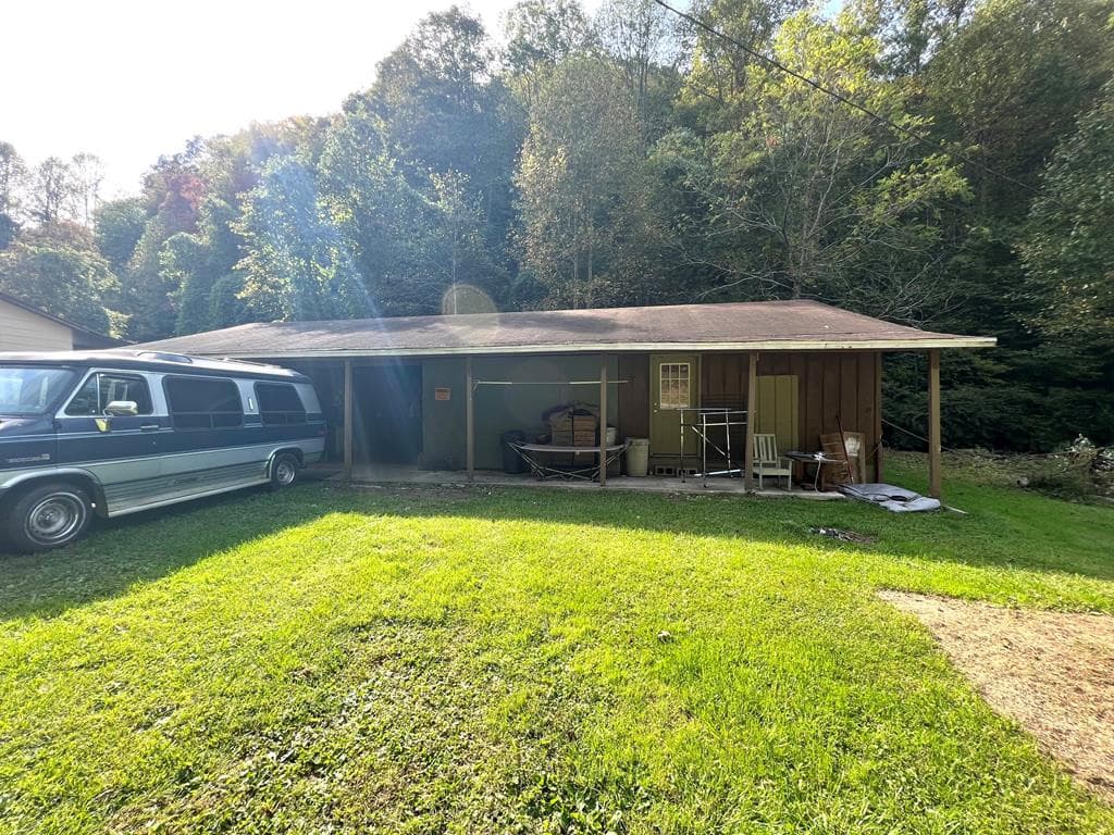 Residential at 1050 US Highway 19, Topton, NC 28781, photo 16 of 31