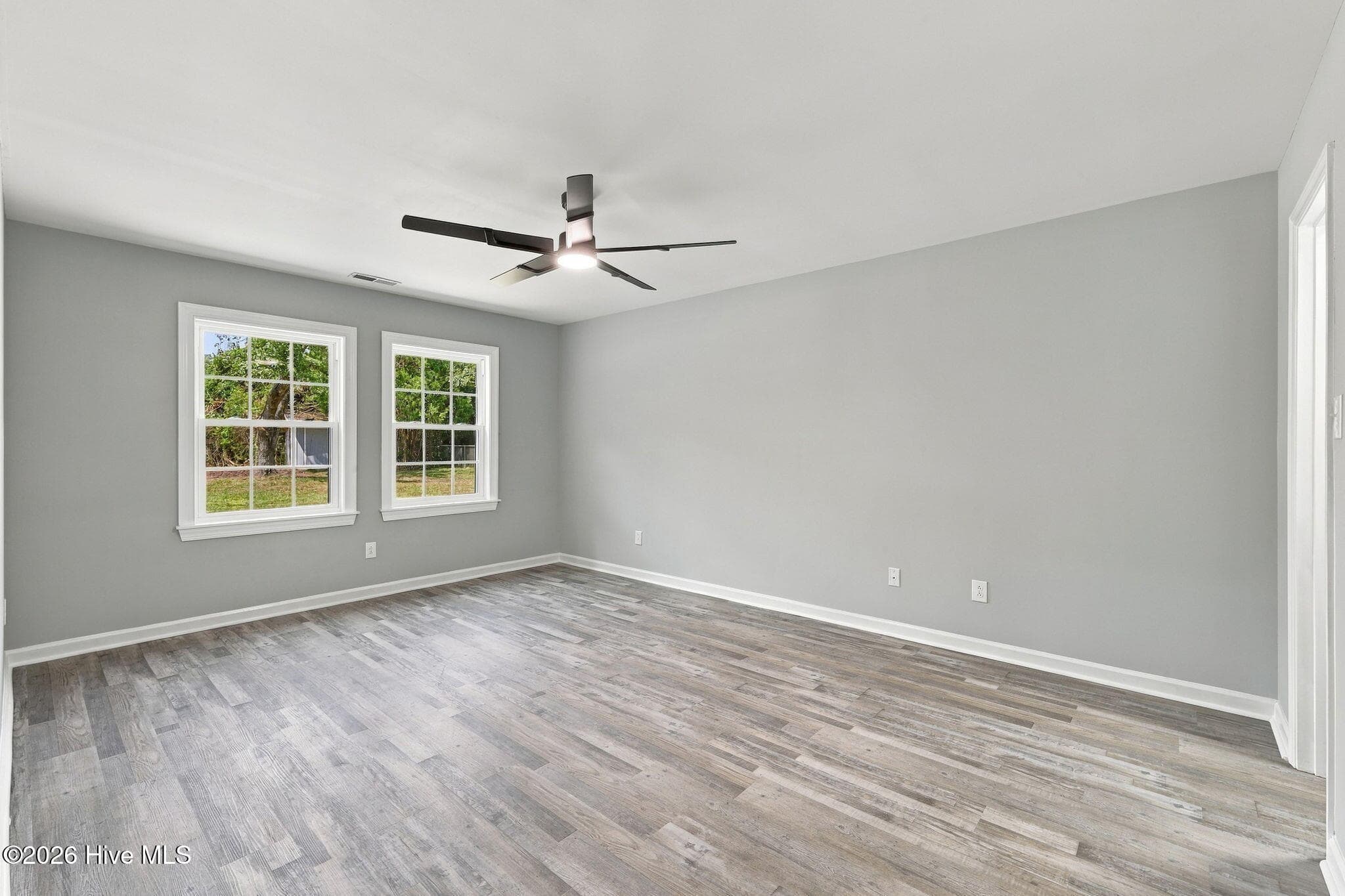 Single Family Residence at 4511 Rivershore Drive, New Bern, NC 28560, photo 33 of 52