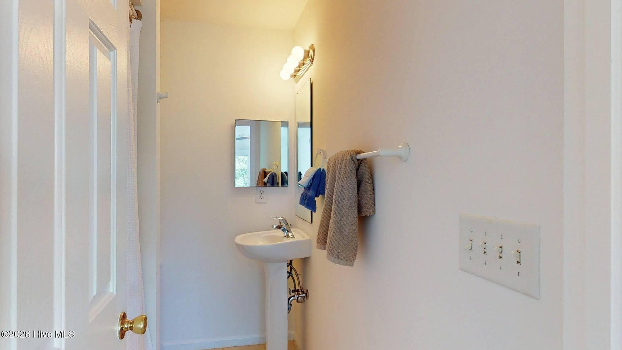 2nd level master bathroom - 58 N Ridge, Surf City, NC 28445