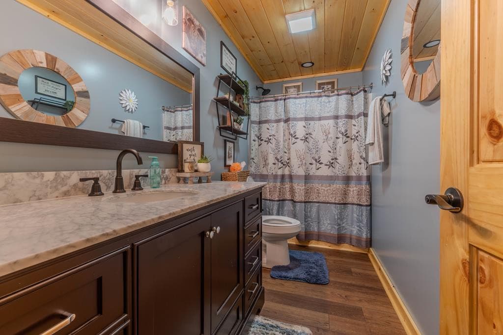 Residential at 190 Galloway Drive, Hayesville, NC 28904, photo 24 of 37