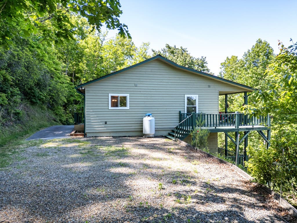 81 Trinity Drive, Murphy, NC 28906