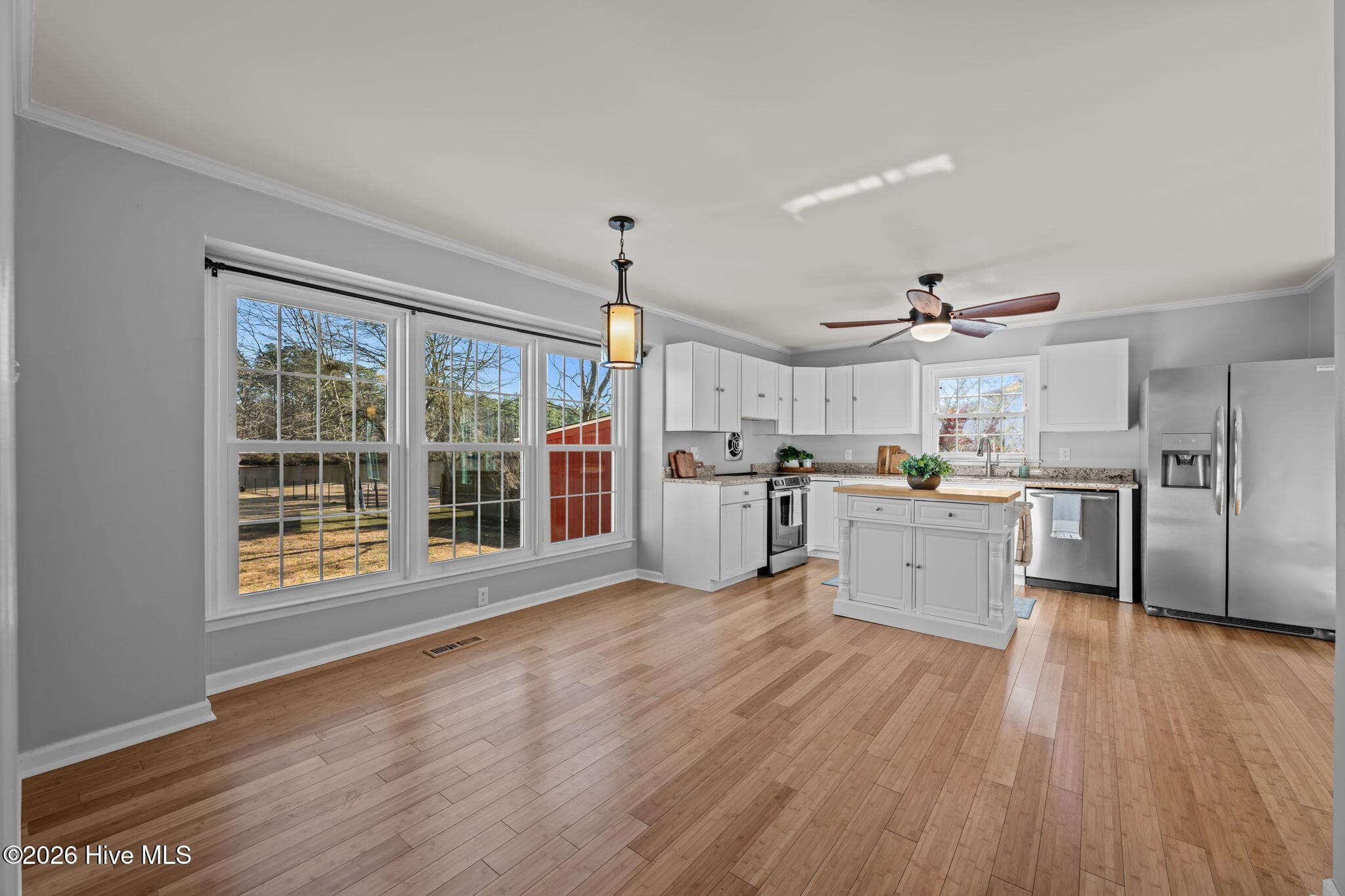 Single Family Residence at 236 Shoreline Drive, New Bern, NC 28562, photo 21 of 71