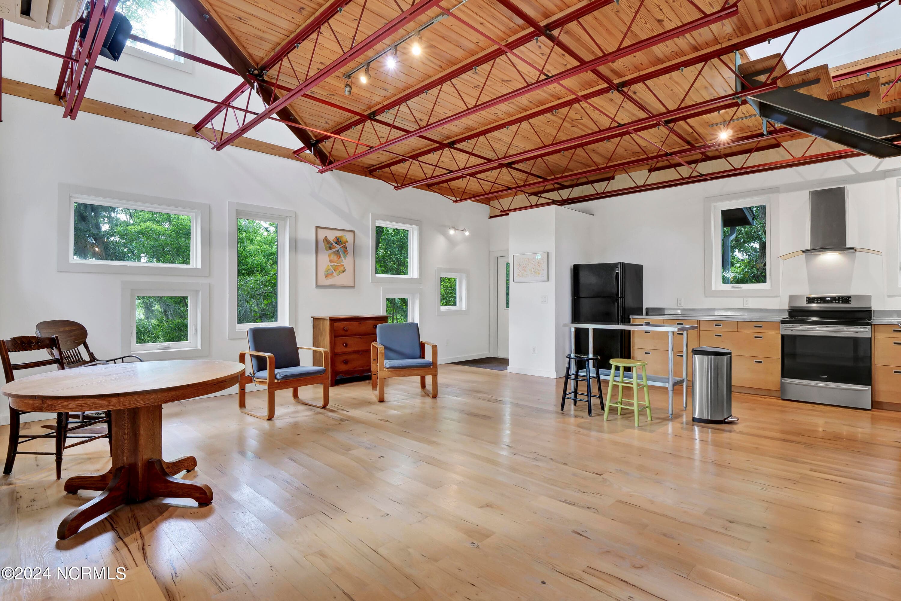 Single Family Residence at 1801 Us Highway 421, Wilmington, NC 28401, photo 2 of 5